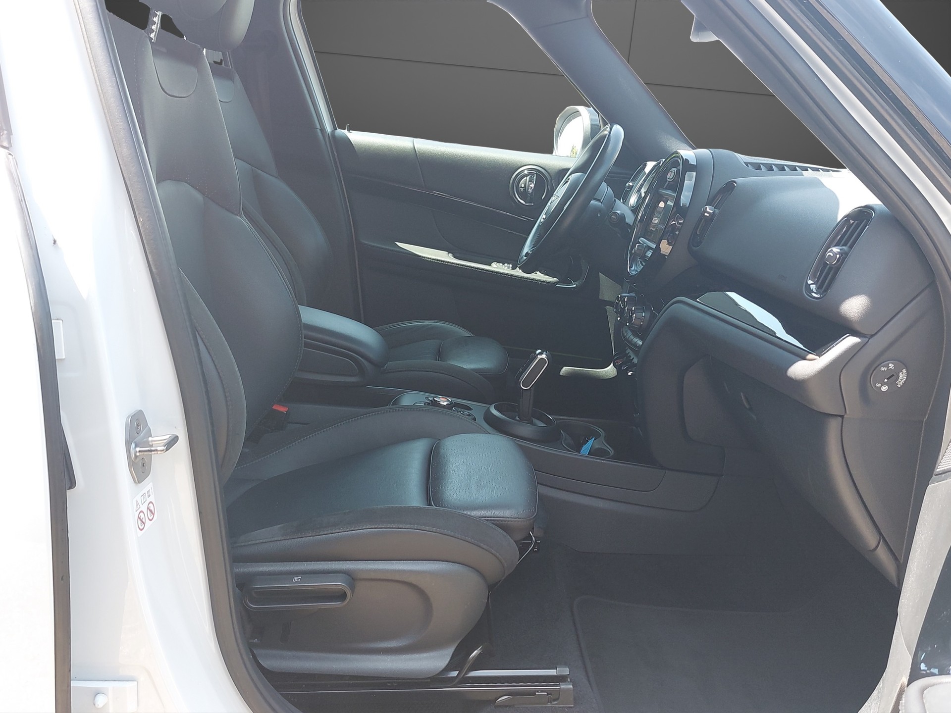 MINI Countryman F60 2.0i Cooper S ALL4-image-17