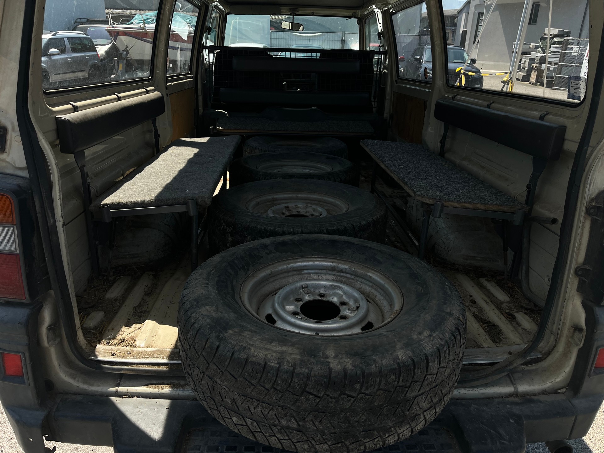 MITSUBISHI L 300-image-6