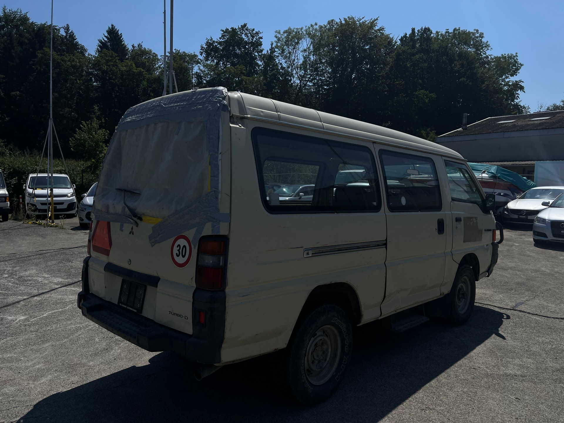 MITSUBISHI L 300-image-4