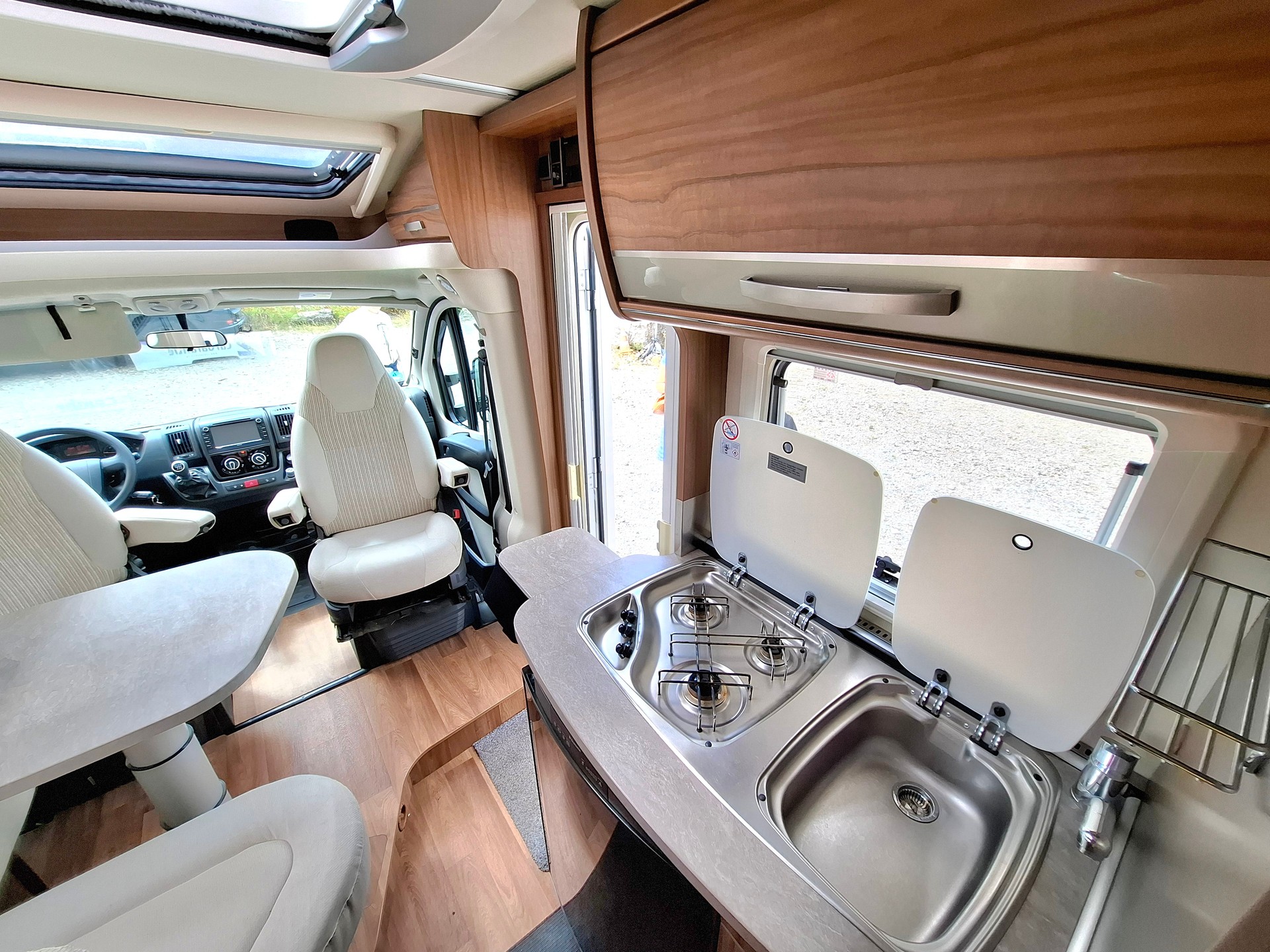 HYMER EXIS t474 - idealer Reisewagen mit Längsbett-image-12