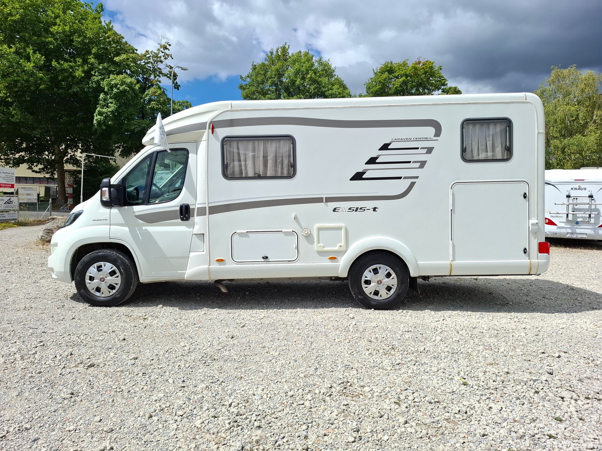 HYMER EXIS t474 - idealer Reisewagen mit Längsbett-image-5