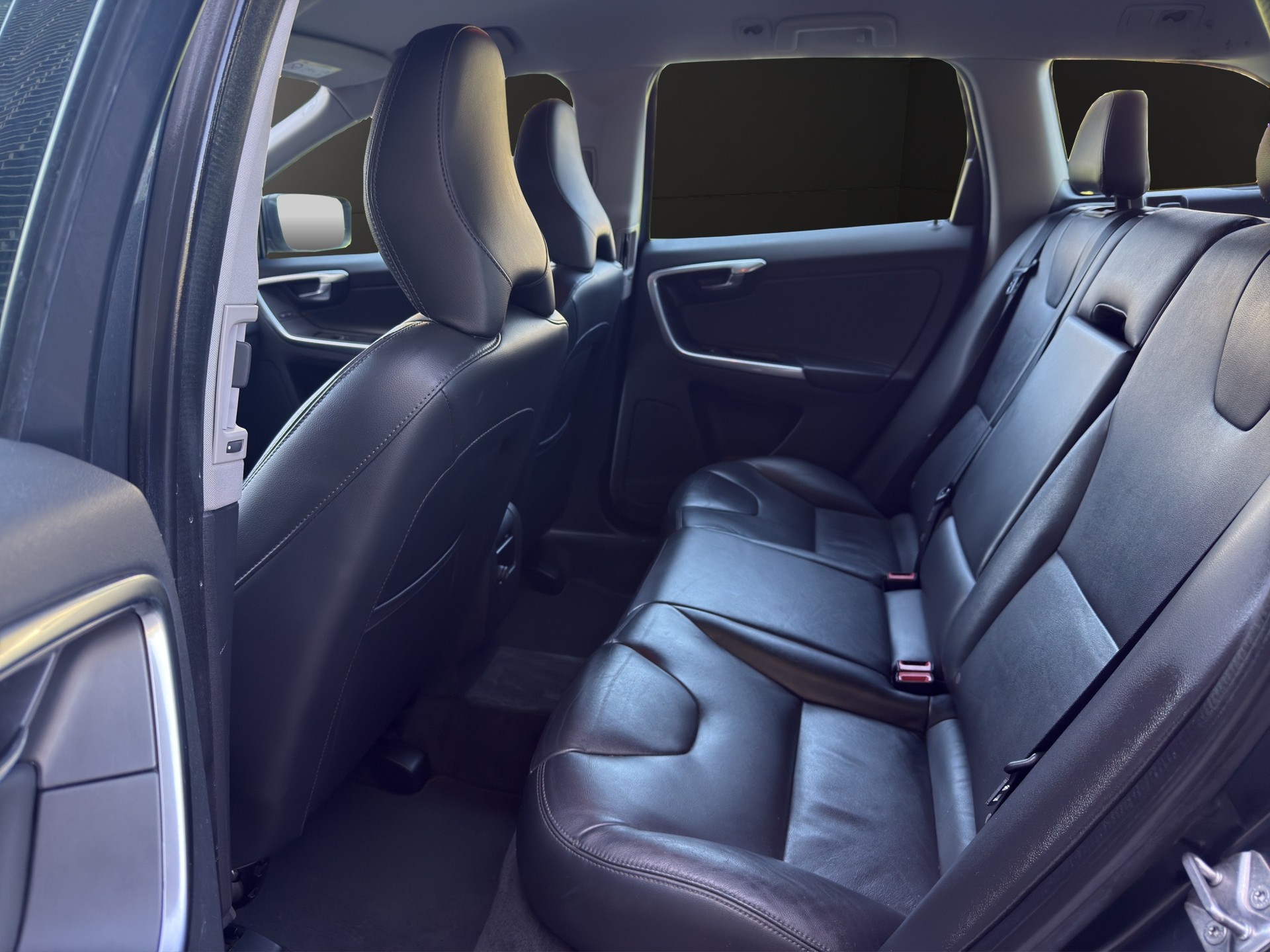 VOLVO VOLVO XC60 D3 Momentum Geartronic-image-11