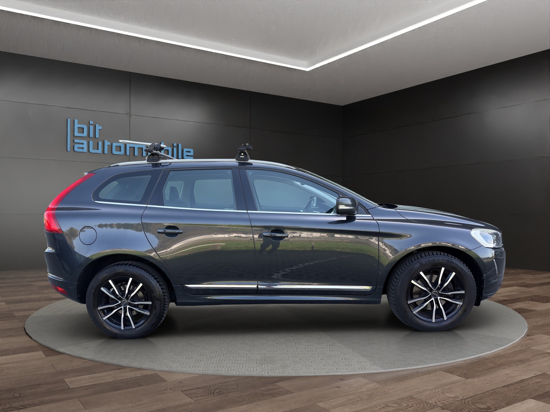 VOLVO VOLVO XC60 D3 Momentum Geartronic-image-8