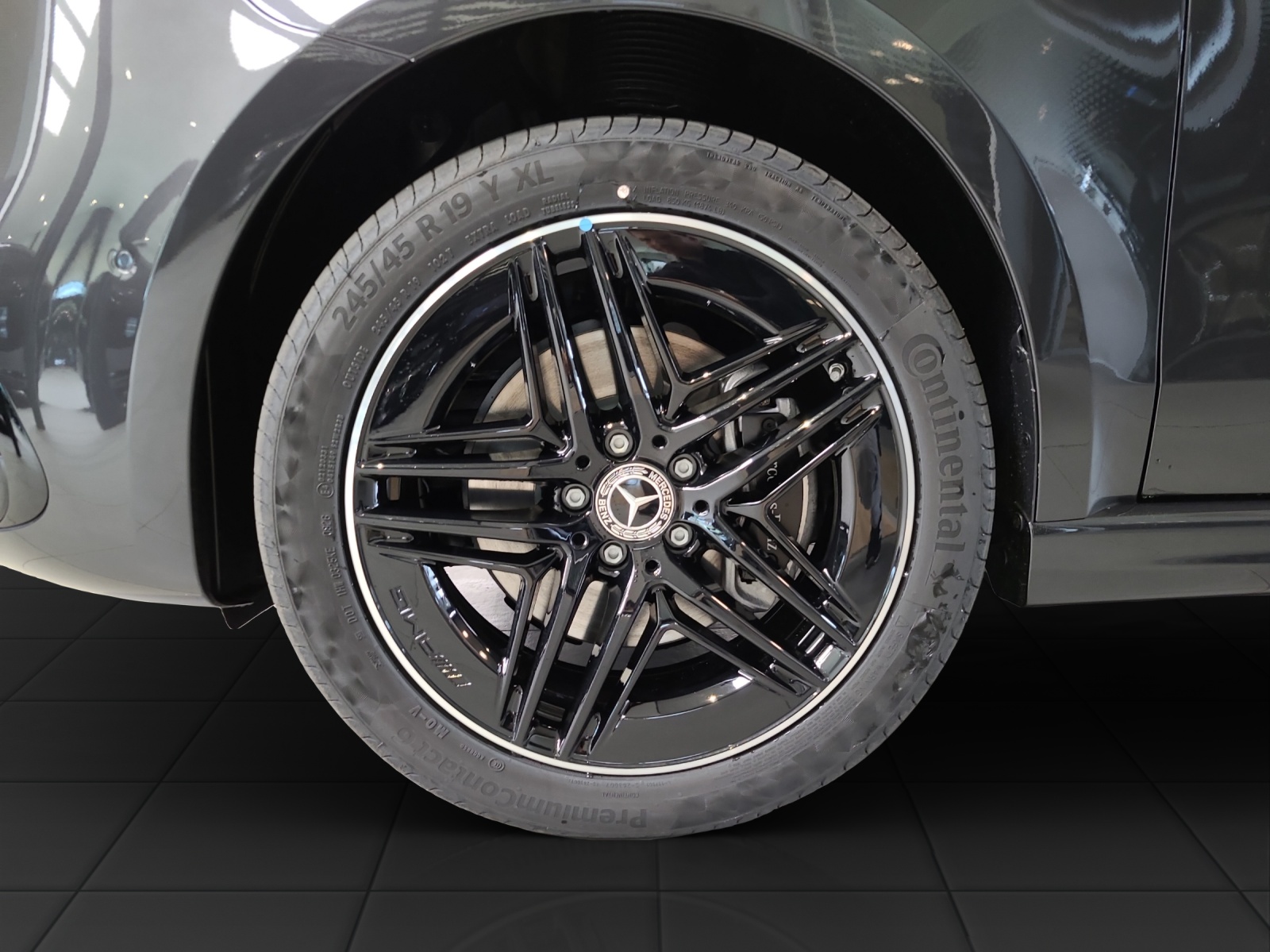 MERCEDES-BENZ V 300 d lang 4Matic Swiss Edition 9G-Tronic-image-9