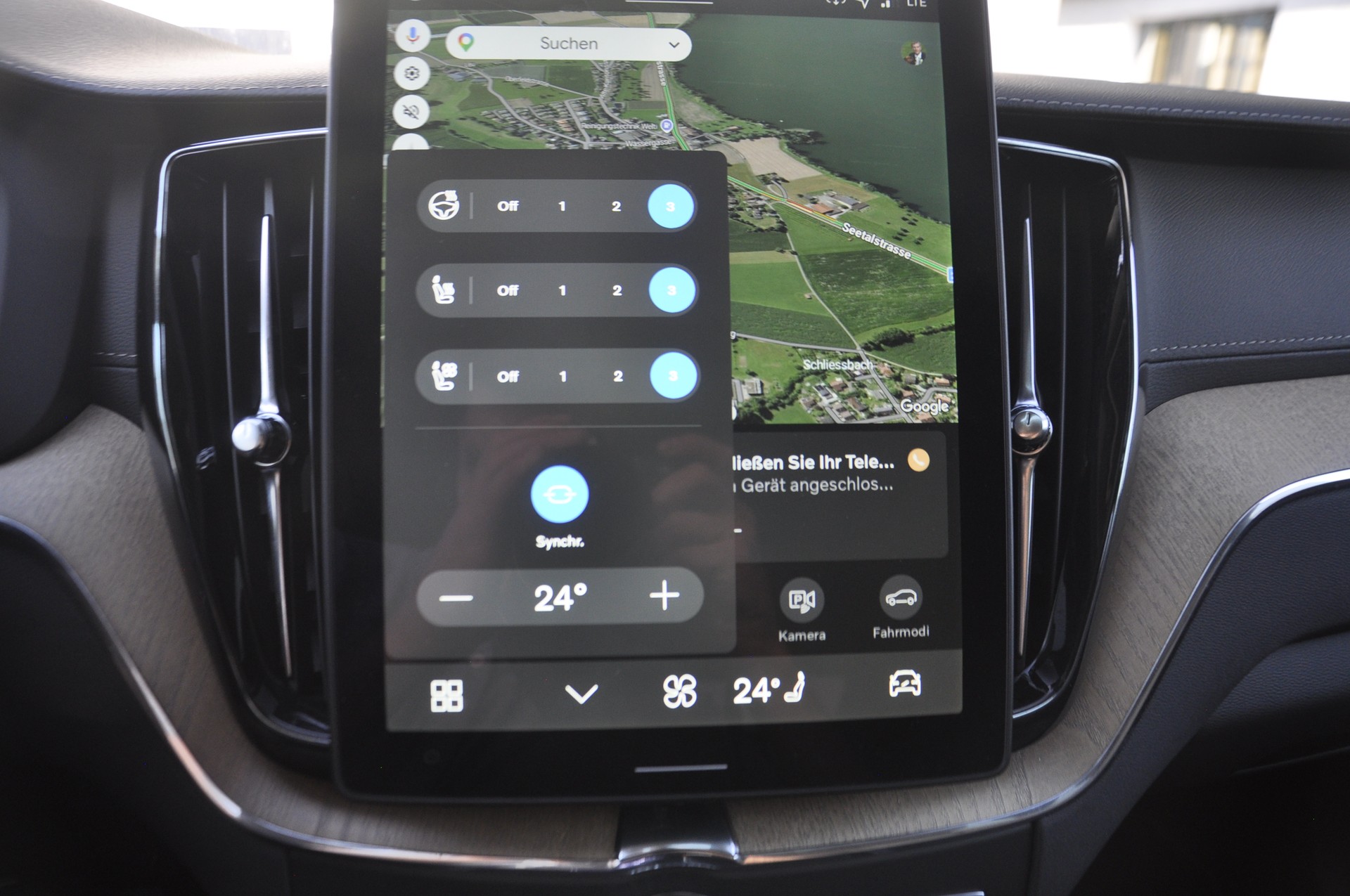 VOLVO XC60 T8 eAWD PluginHybrid Ultra Dark Geartronic I Anhängerkupplung-image-11