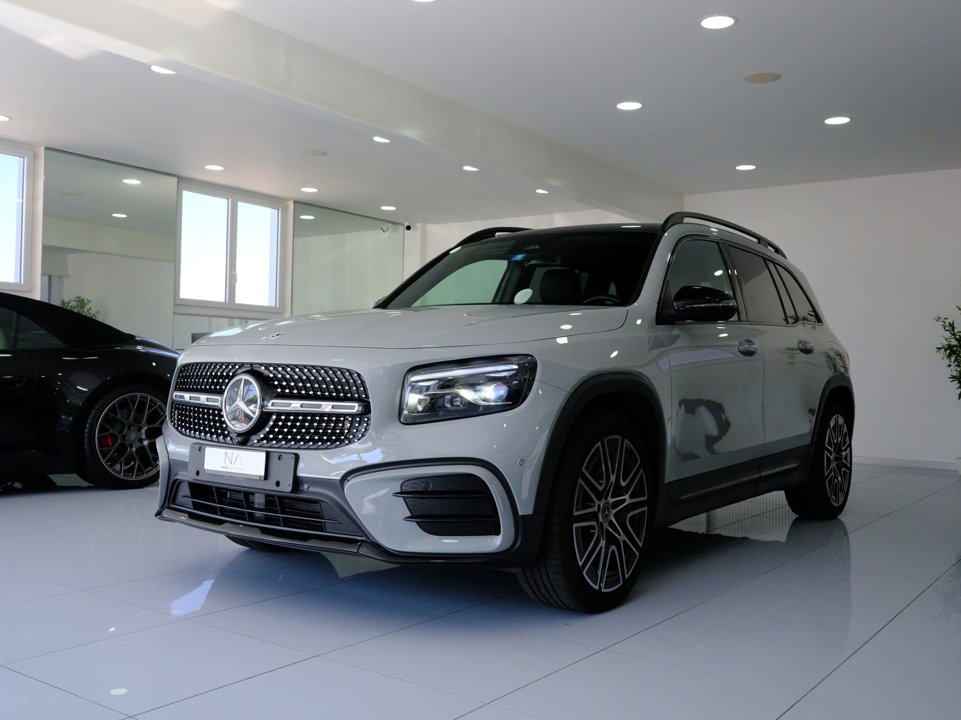 MERCEDES-BENZ GLB 220 d 4Matic 8G-Tronic-image-3