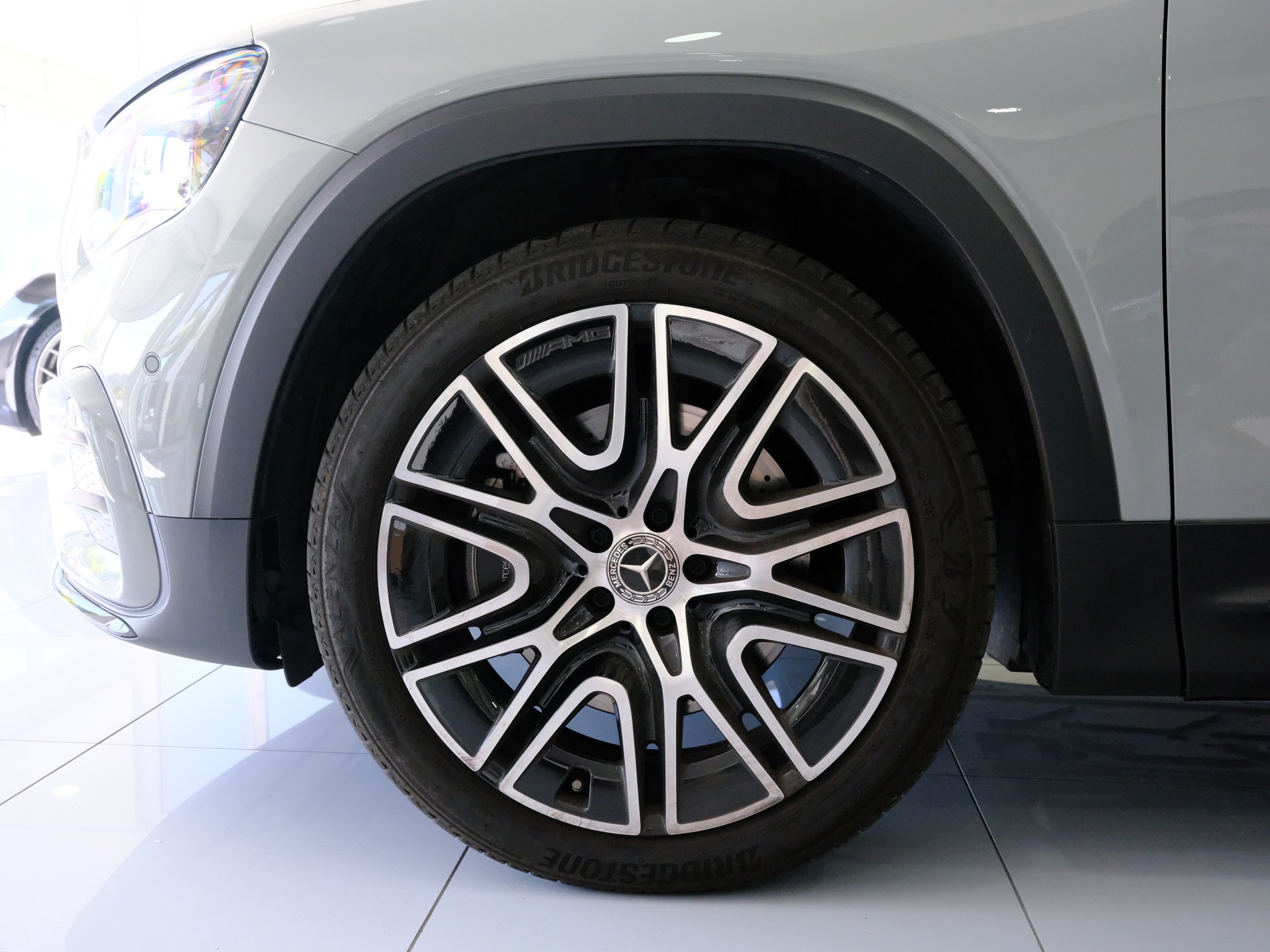 MERCEDES-BENZ GLB 220 d 4Matic 8G-Tronic-image-17