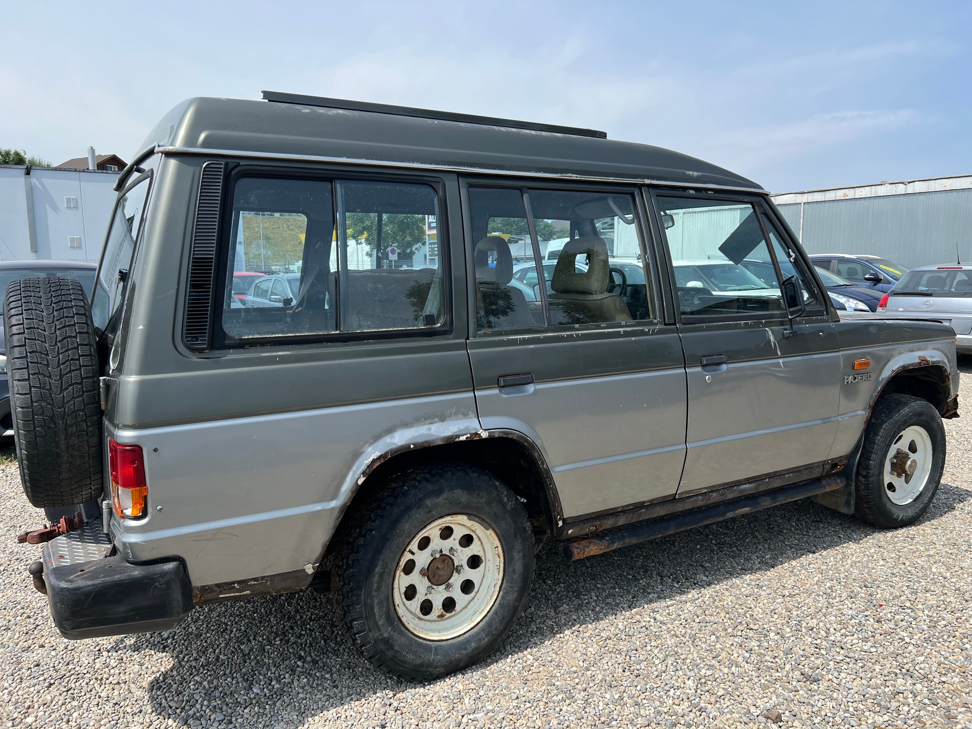 MITSUBISHI Pajero 2.5 TD Wagon-image-4