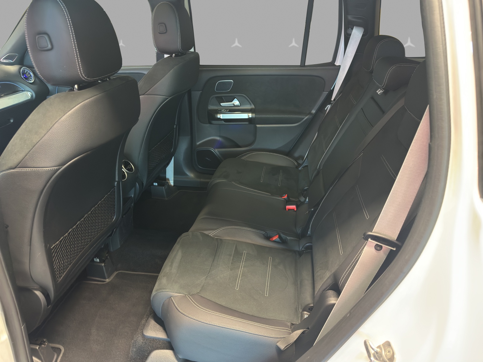 MERCEDES-BENZ GLB 250 4Matic 8G-Tronic-image-13