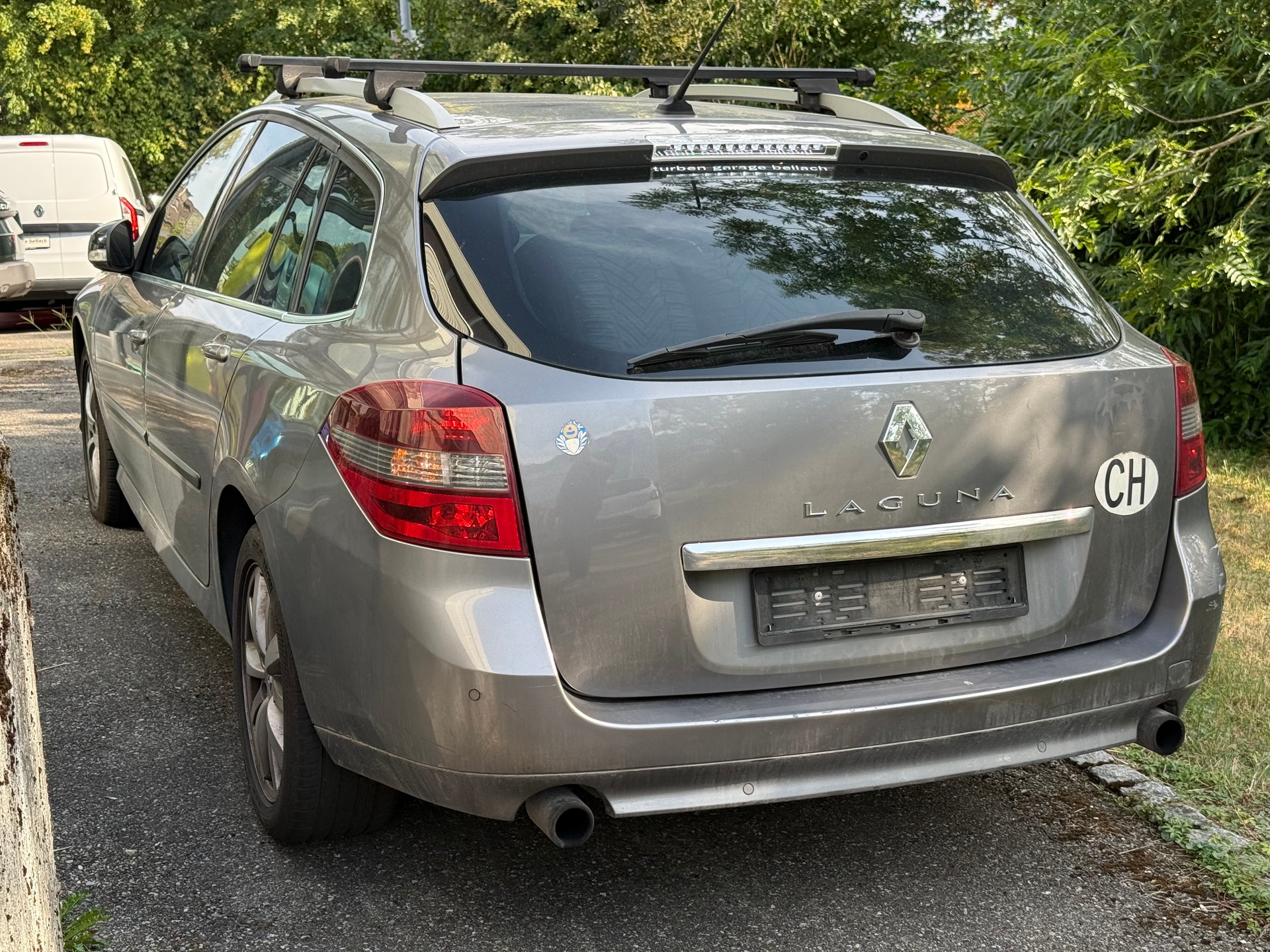 RENAULT Laguna Grandtour 2.0 16V T Bose Automatic-image-4