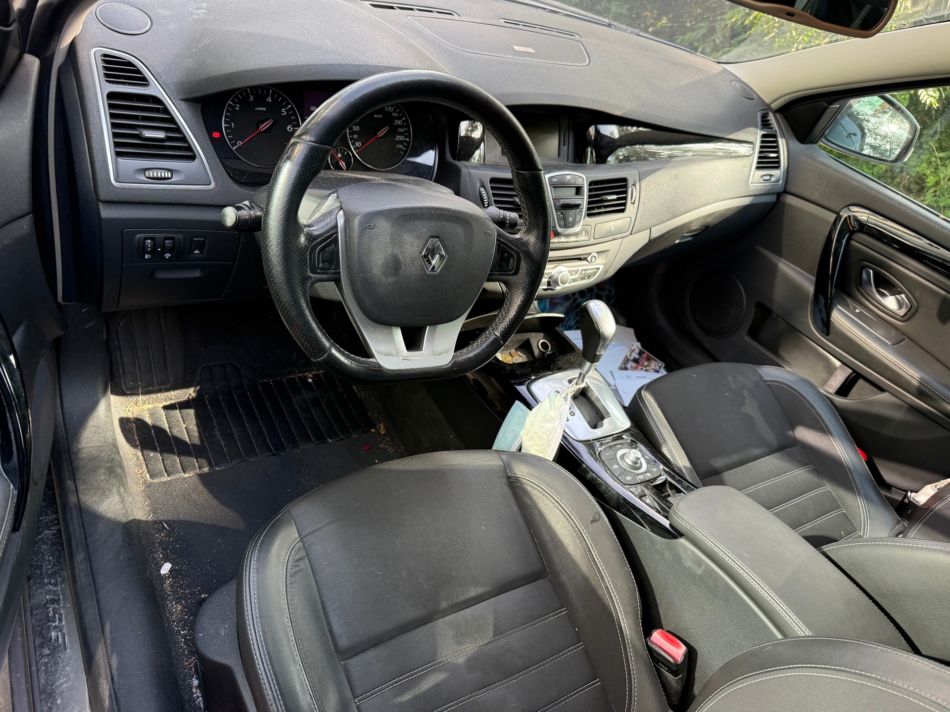 RENAULT Laguna Grandtour 2.0 16V T Bose Automatic-image-5
