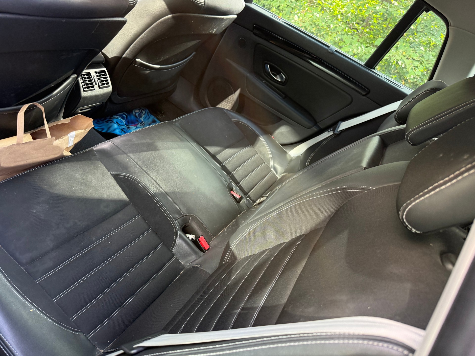 RENAULT Laguna Grandtour 2.0 16V T Bose Automatic-image-6