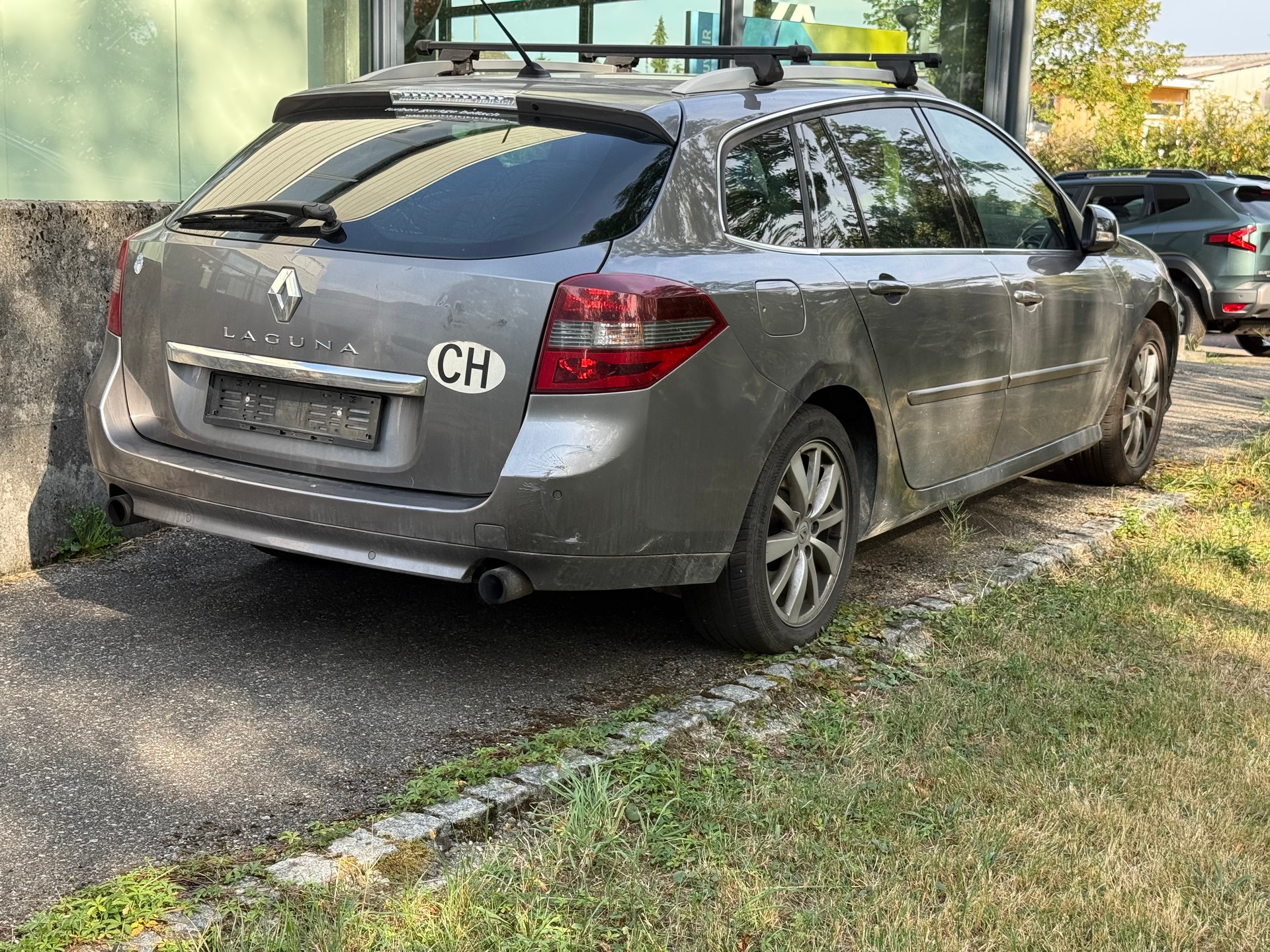 RENAULT Laguna Grandtour 2.0 16V T Bose Automatic-image-3