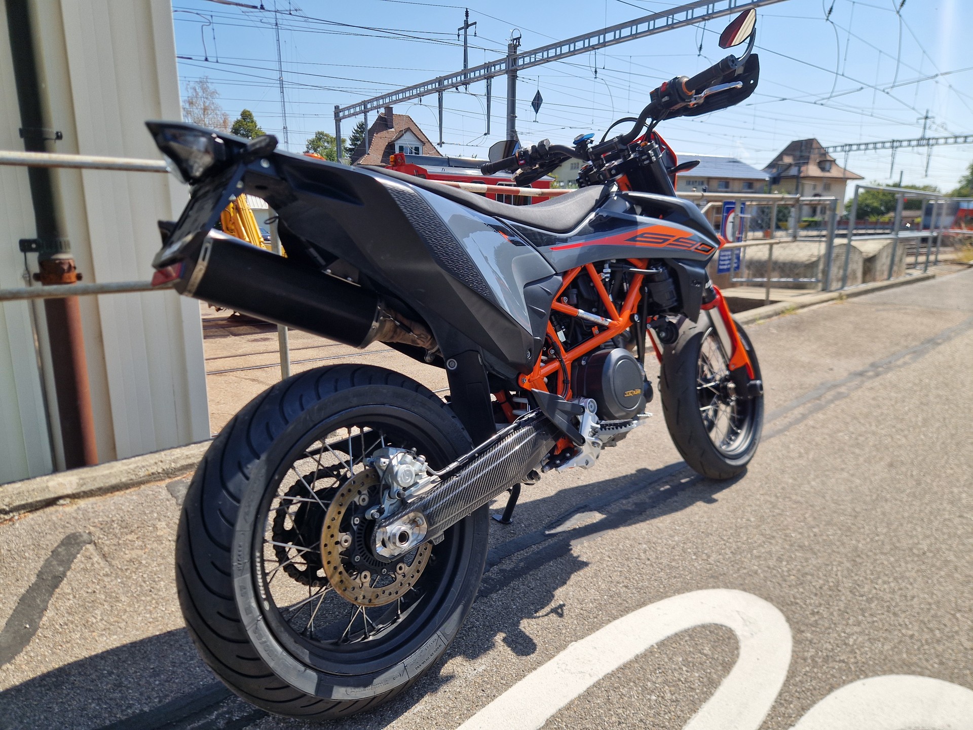 KTM 690 SMC R ABS (35 kW)-showroom-element-2