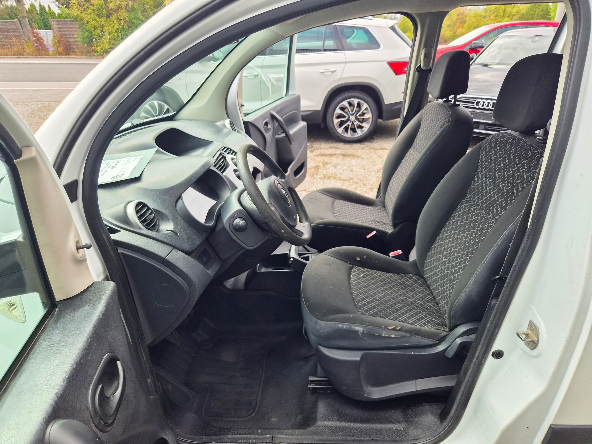 RENAULT Kangoo 1.6 16V Expression-image-7