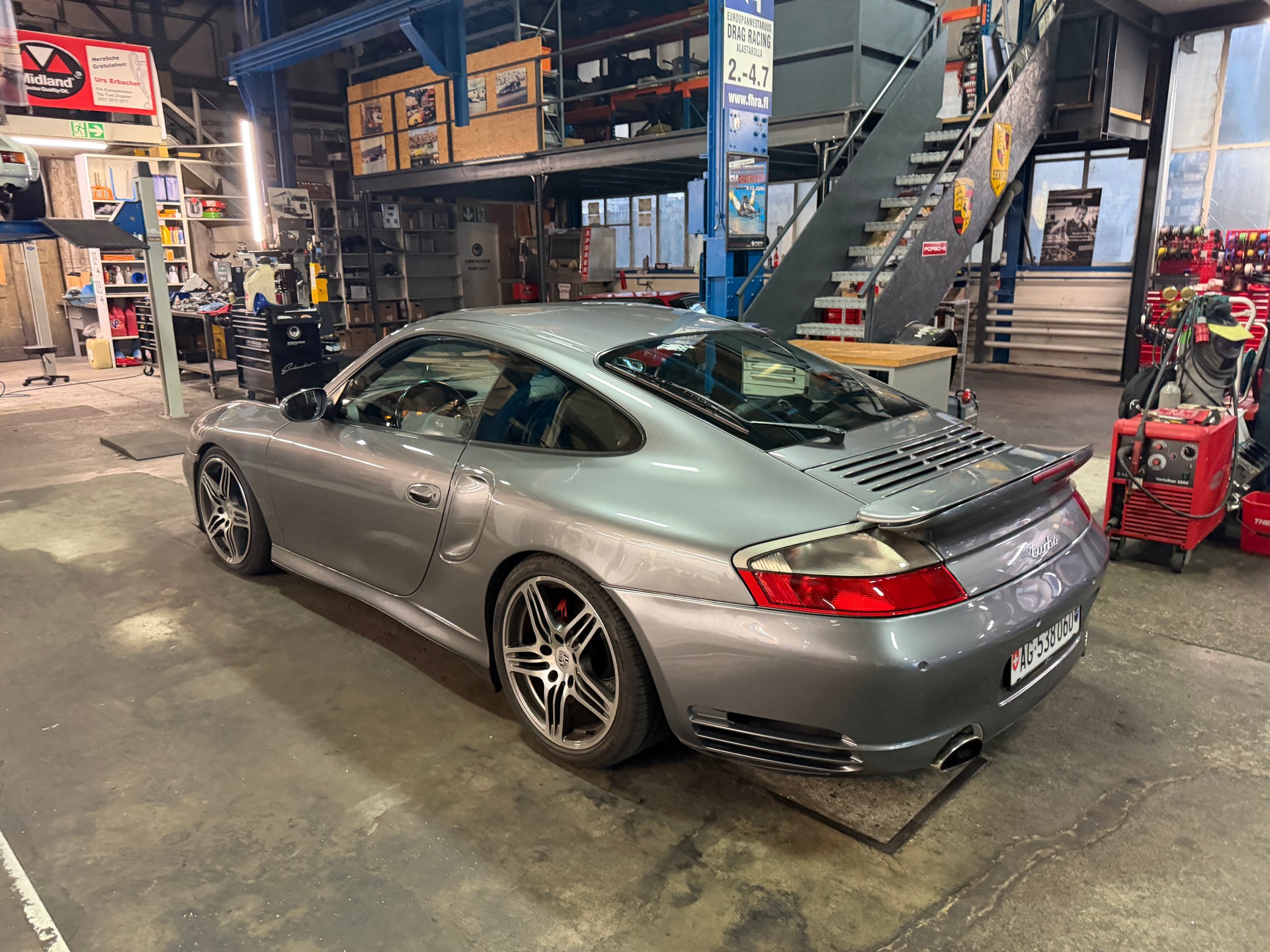 PORSCHE 911 Turbo-image-3