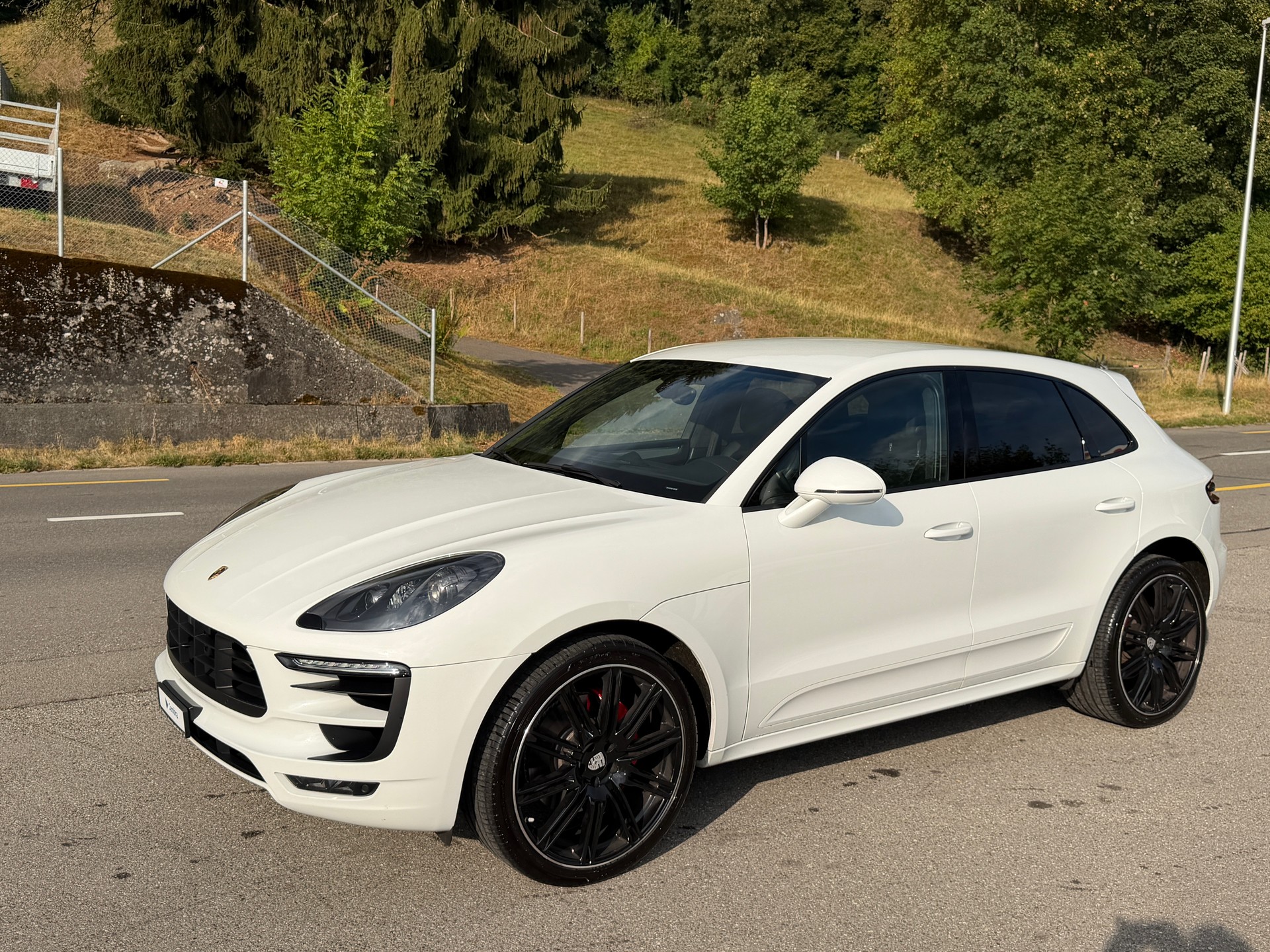 PORSCHE Macan Turbo PDK-image-1