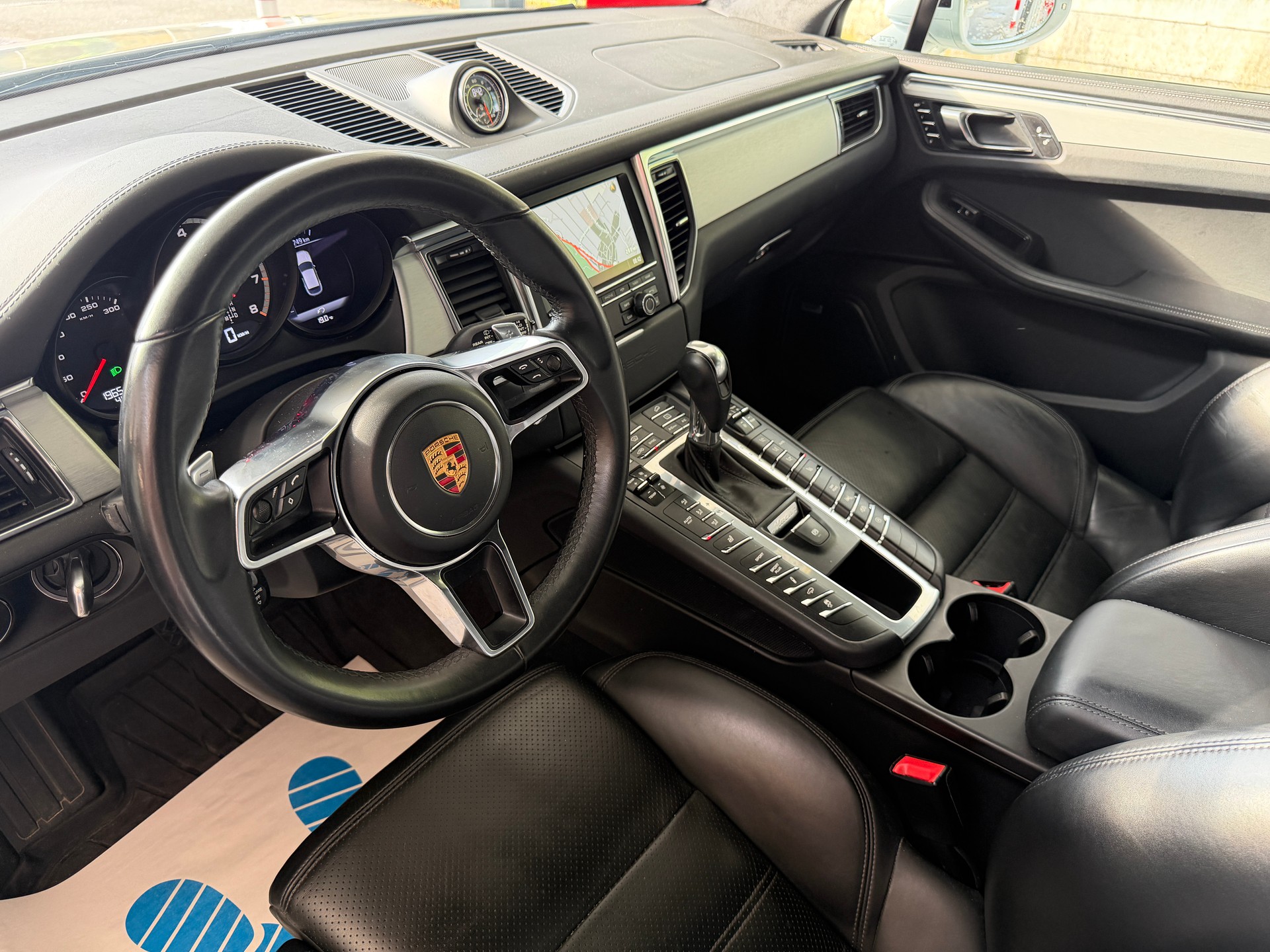 PORSCHE Macan Turbo PDK-image-10