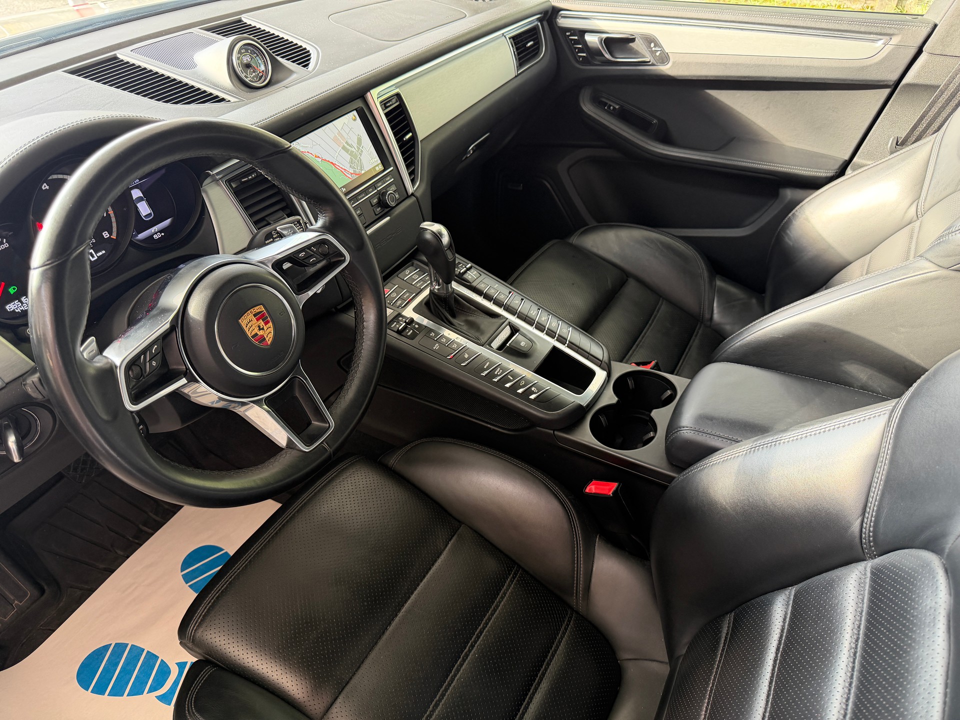 PORSCHE Macan Turbo PDK-image-8