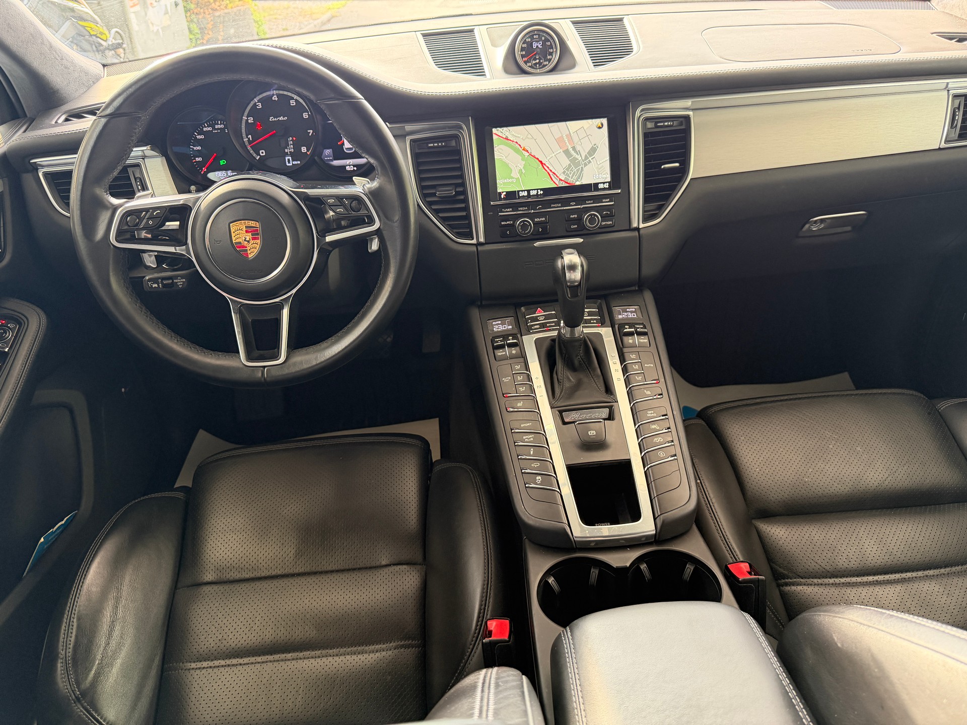PORSCHE Macan Turbo PDK-image-9