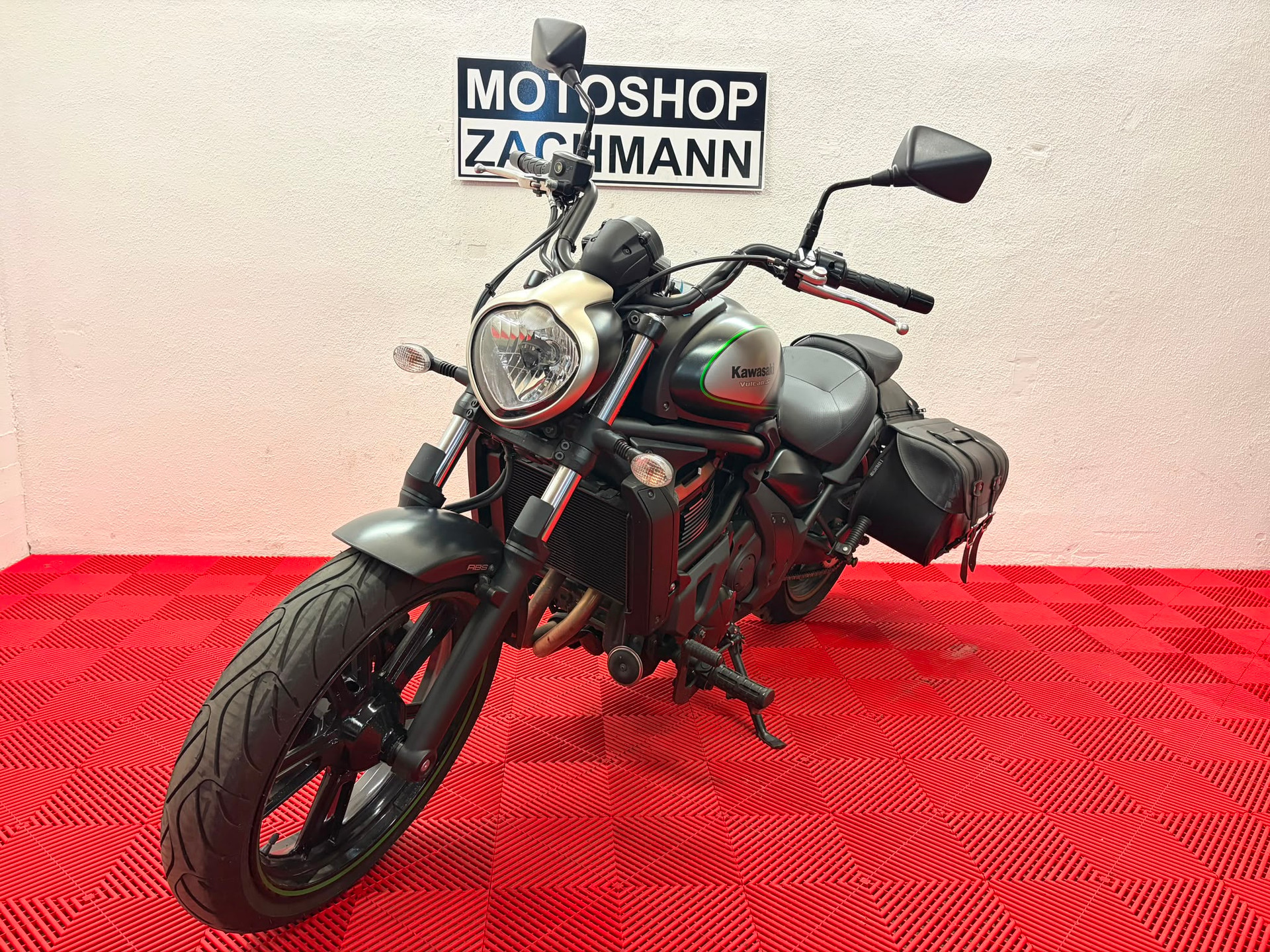 KAWASAKI Vulcan S ABS-showroom-element-2