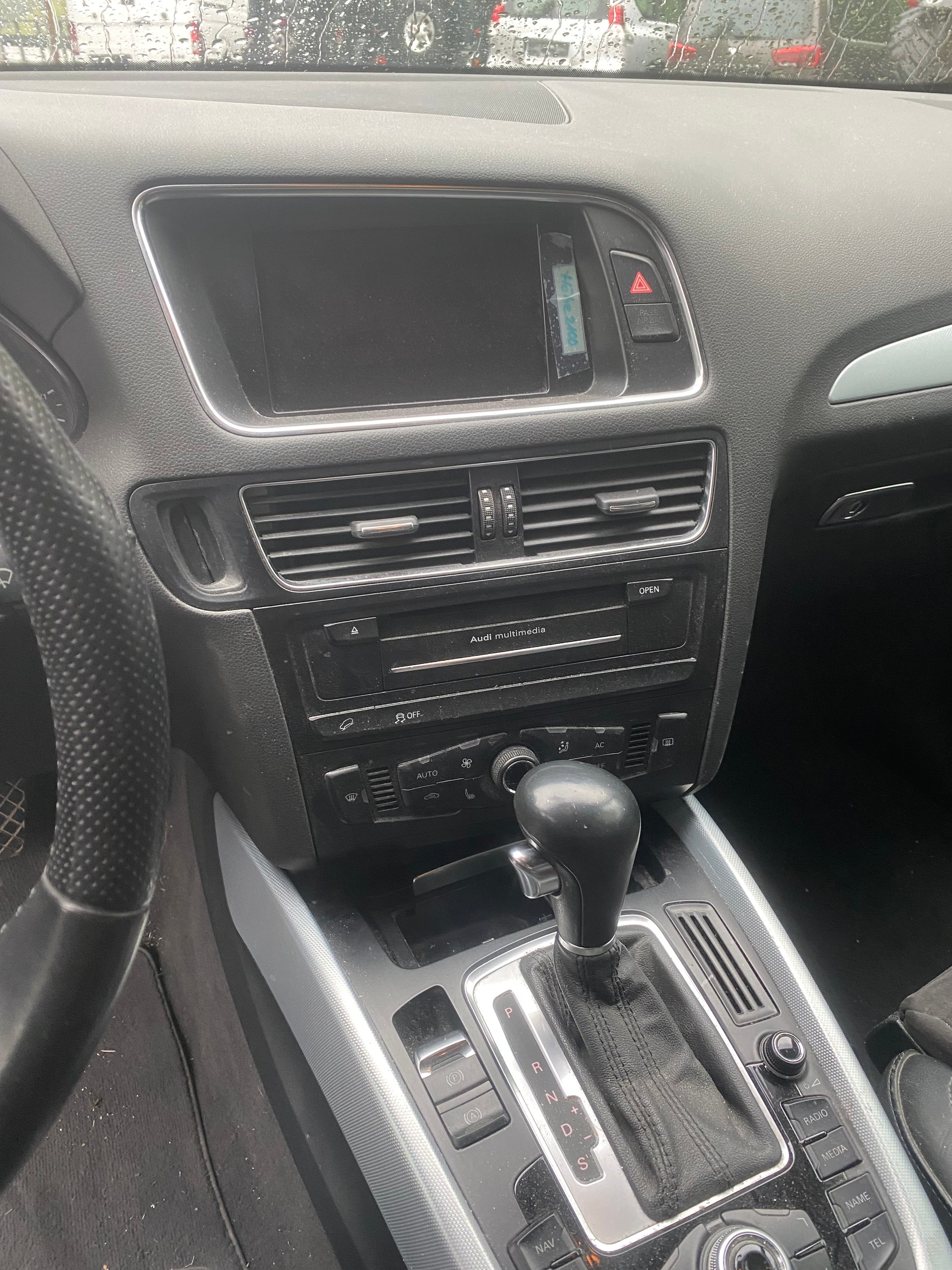 AUDI Q5 2.0 TFSI quattro S-tronic-image-2
