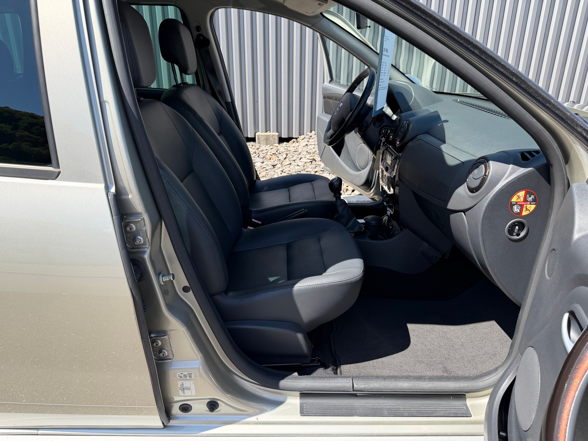 DACIA Duster 1.6 Ambiance 4x4-image-24