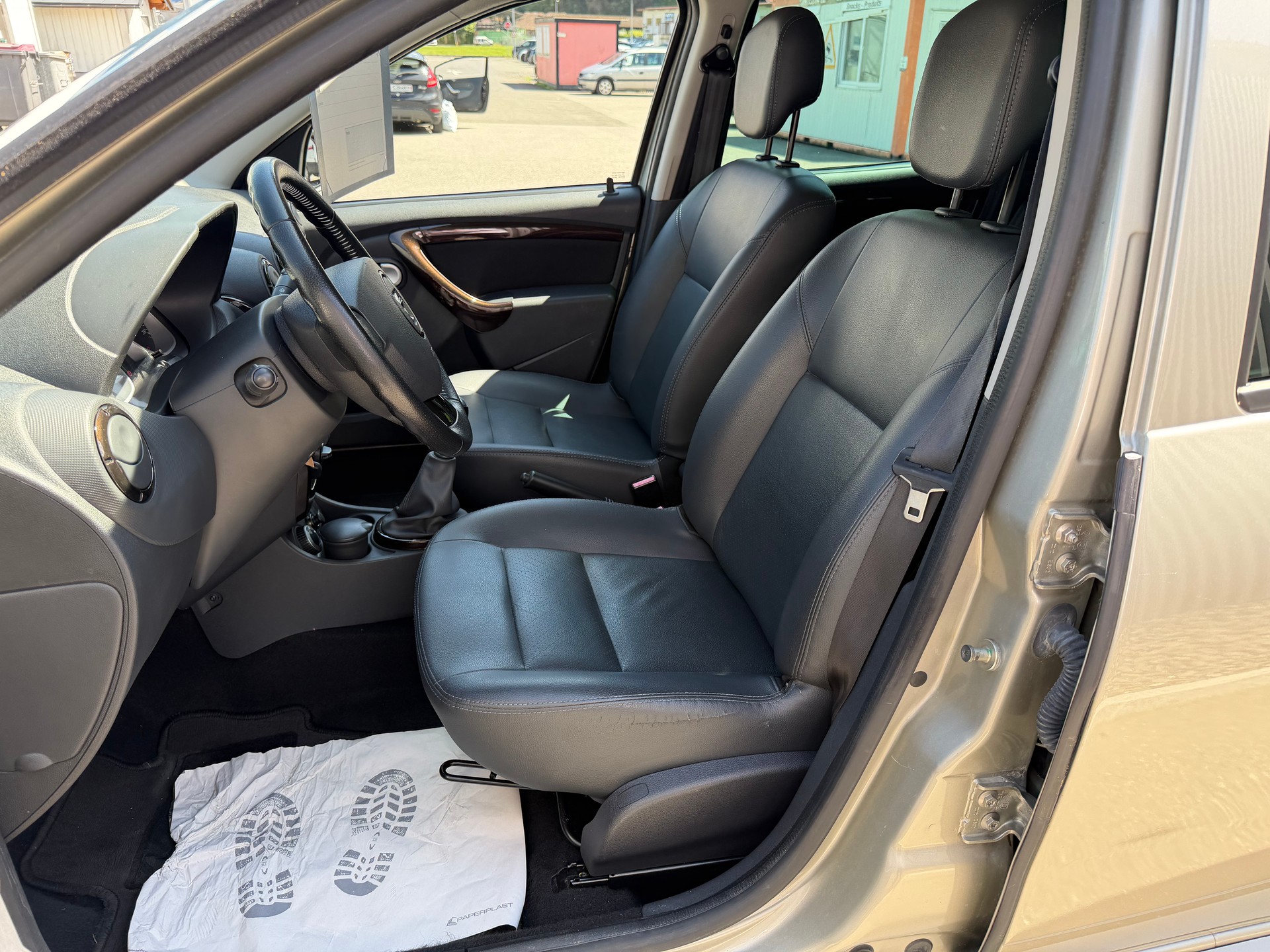 DACIA Duster 1.6 Ambiance 4x4-image-21