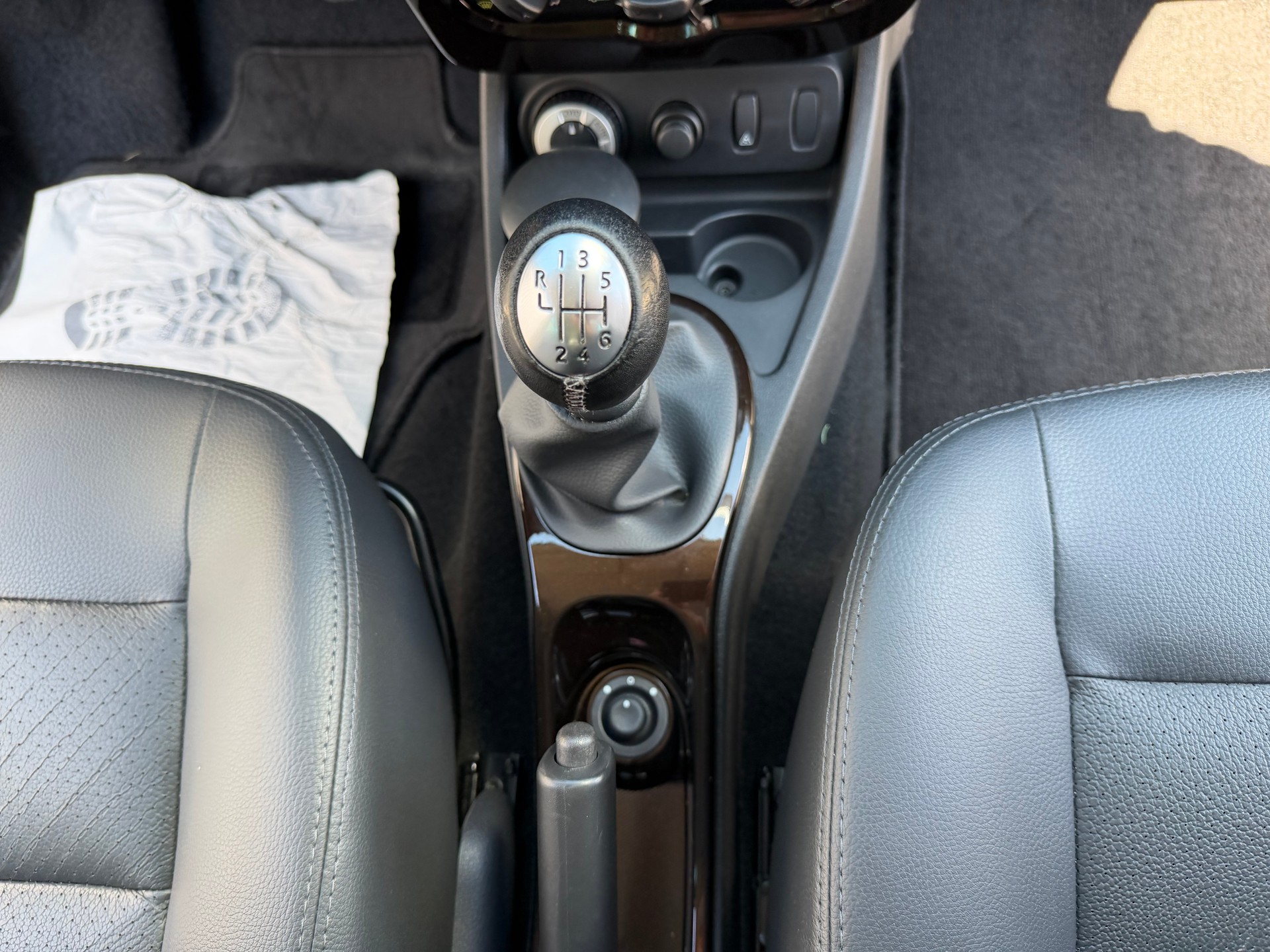 DACIA Duster 1.6 Ambiance 4x4-image-27