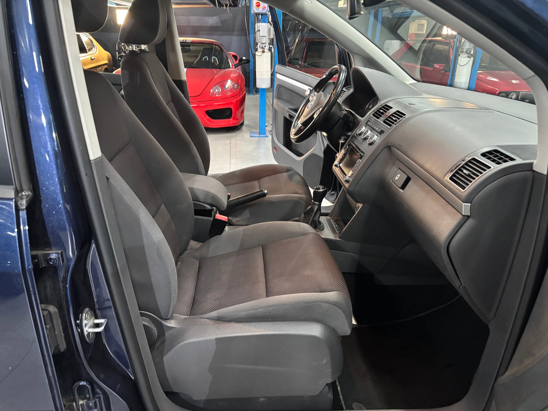 VW Touran 1.2 TSI Trendline-image-12