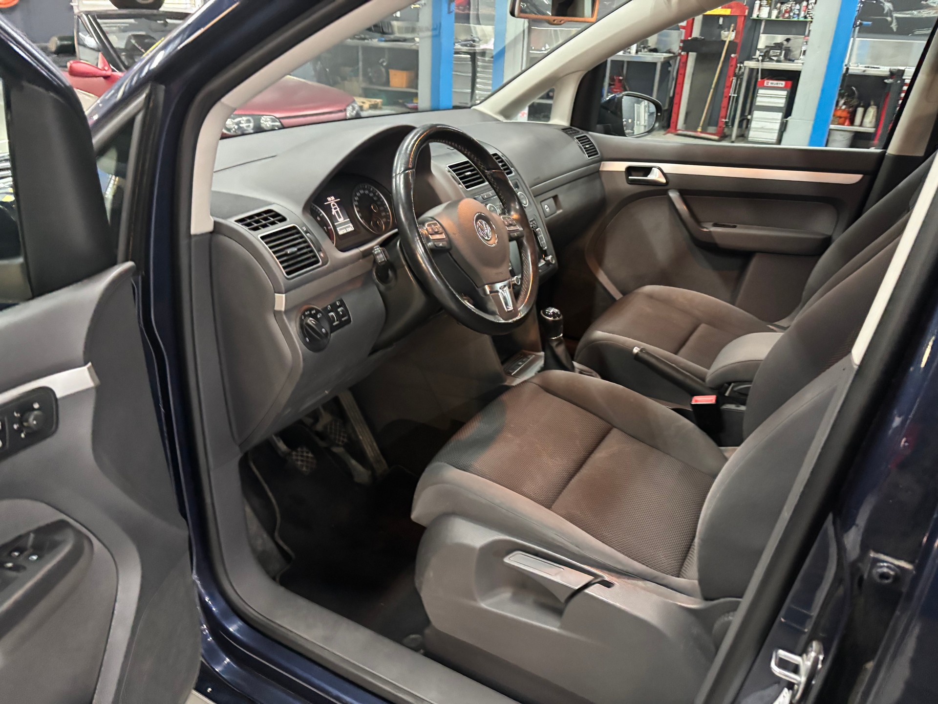 VW Touran 1.2 TSI Trendline-image-9
