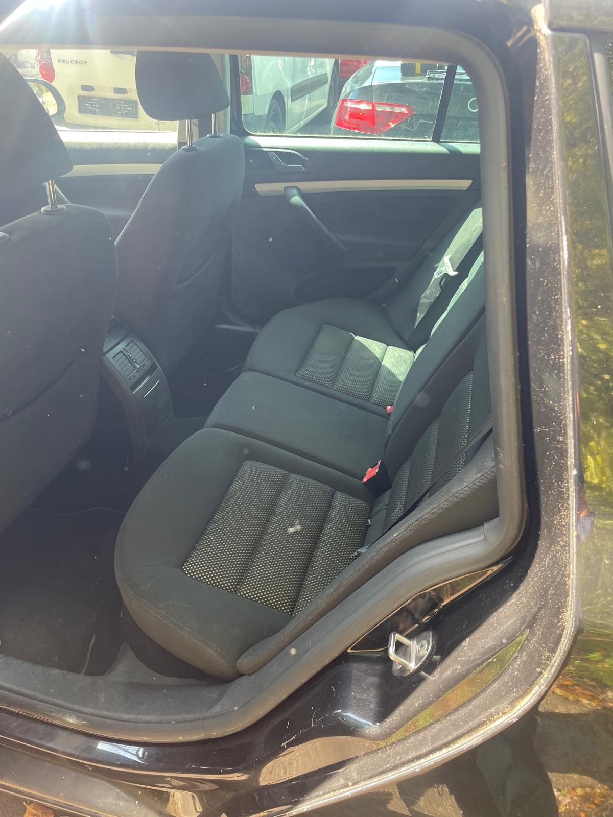 SKODA Octavia Combi 1.8 TSI Laurin & Klement 4x4-image-11