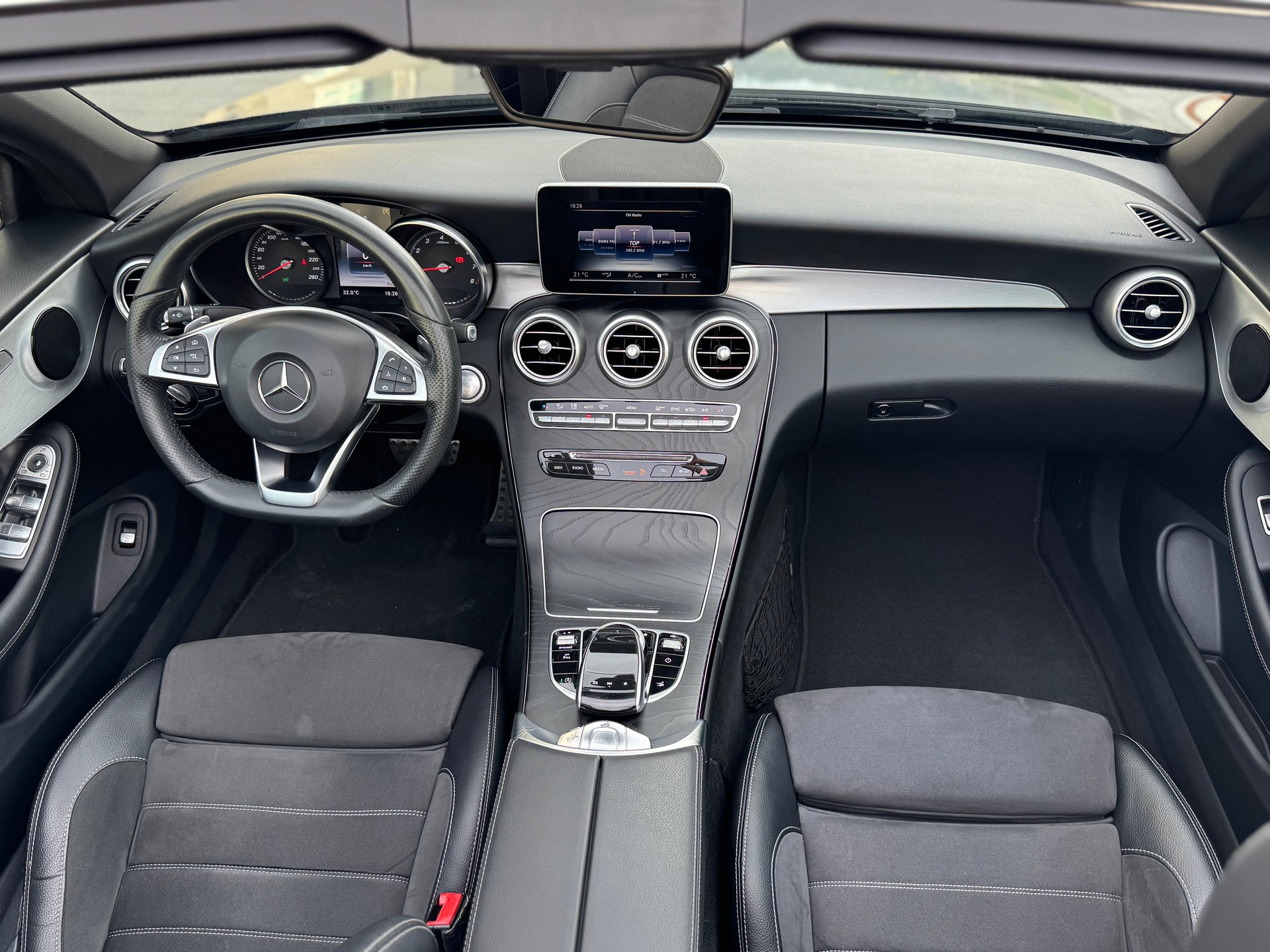 MERCEDES-BENZ C 180 Cabriolet AMG Line 9G-Tronig-image-9
