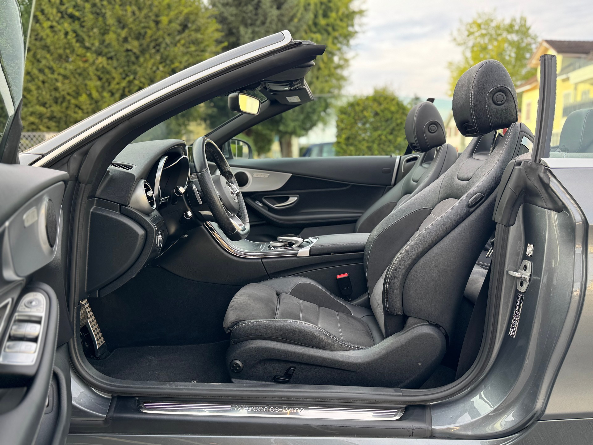 MERCEDES-BENZ C 180 Cabriolet AMG Line 9G-Tronig-image-11
