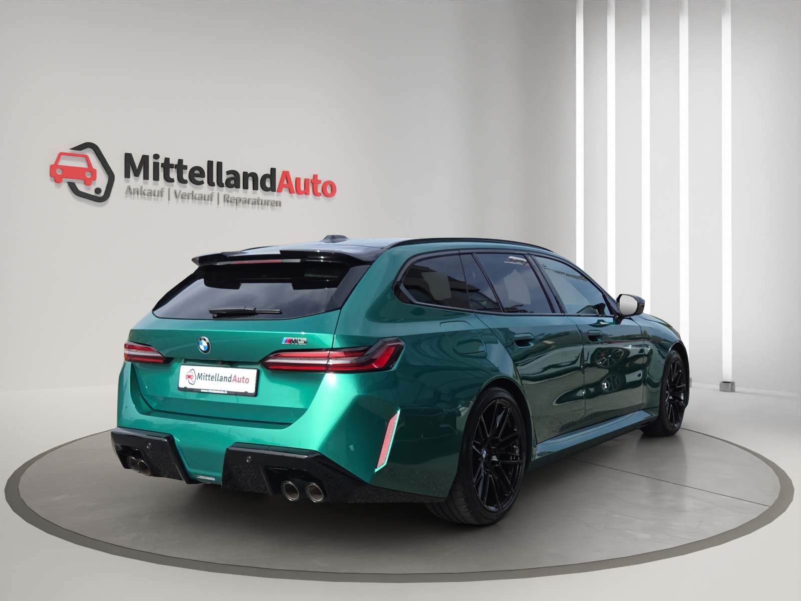 BMW M5 xDrive Touring-image-11