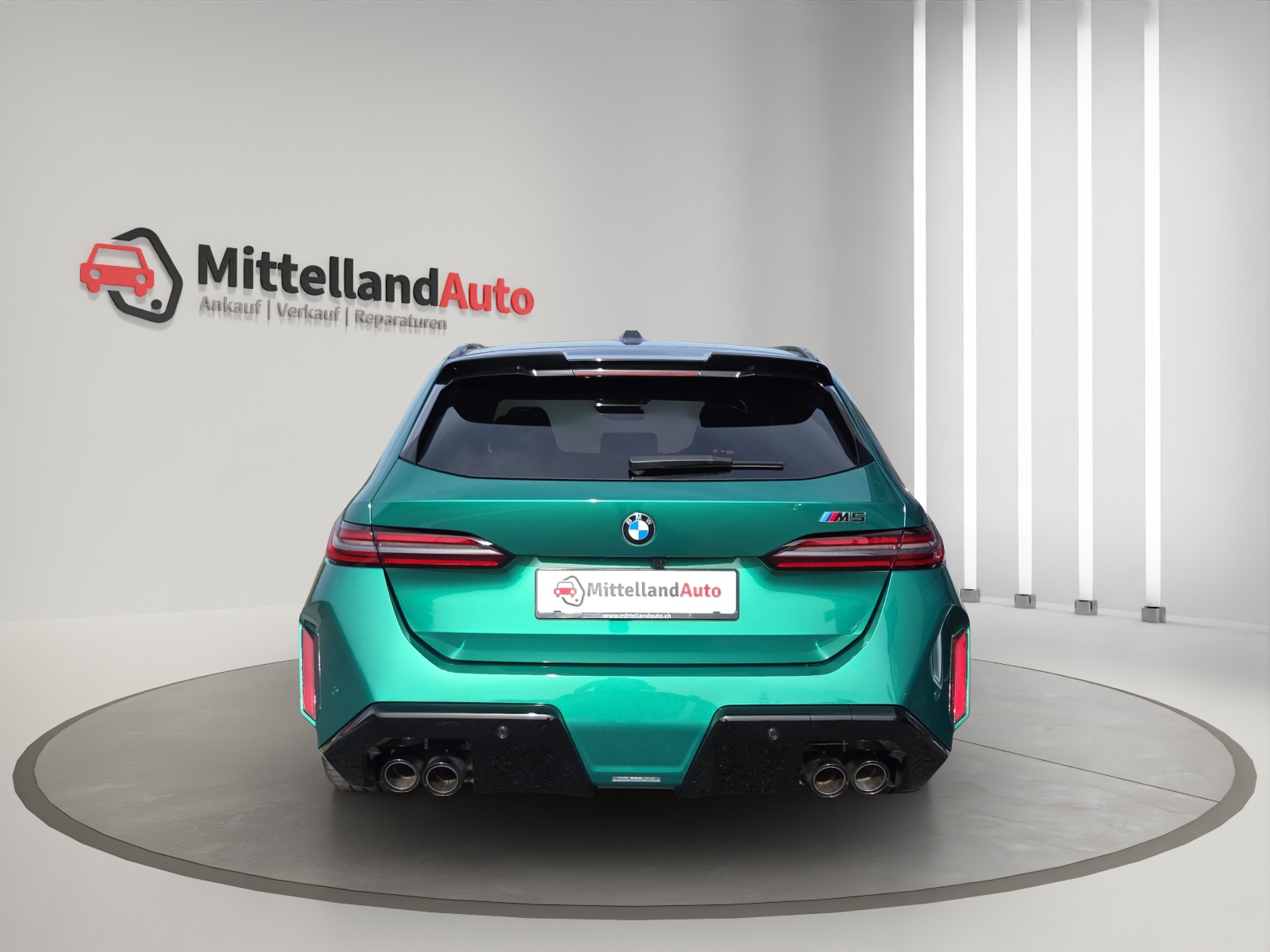 BMW M5 xDrive Touring-image-12