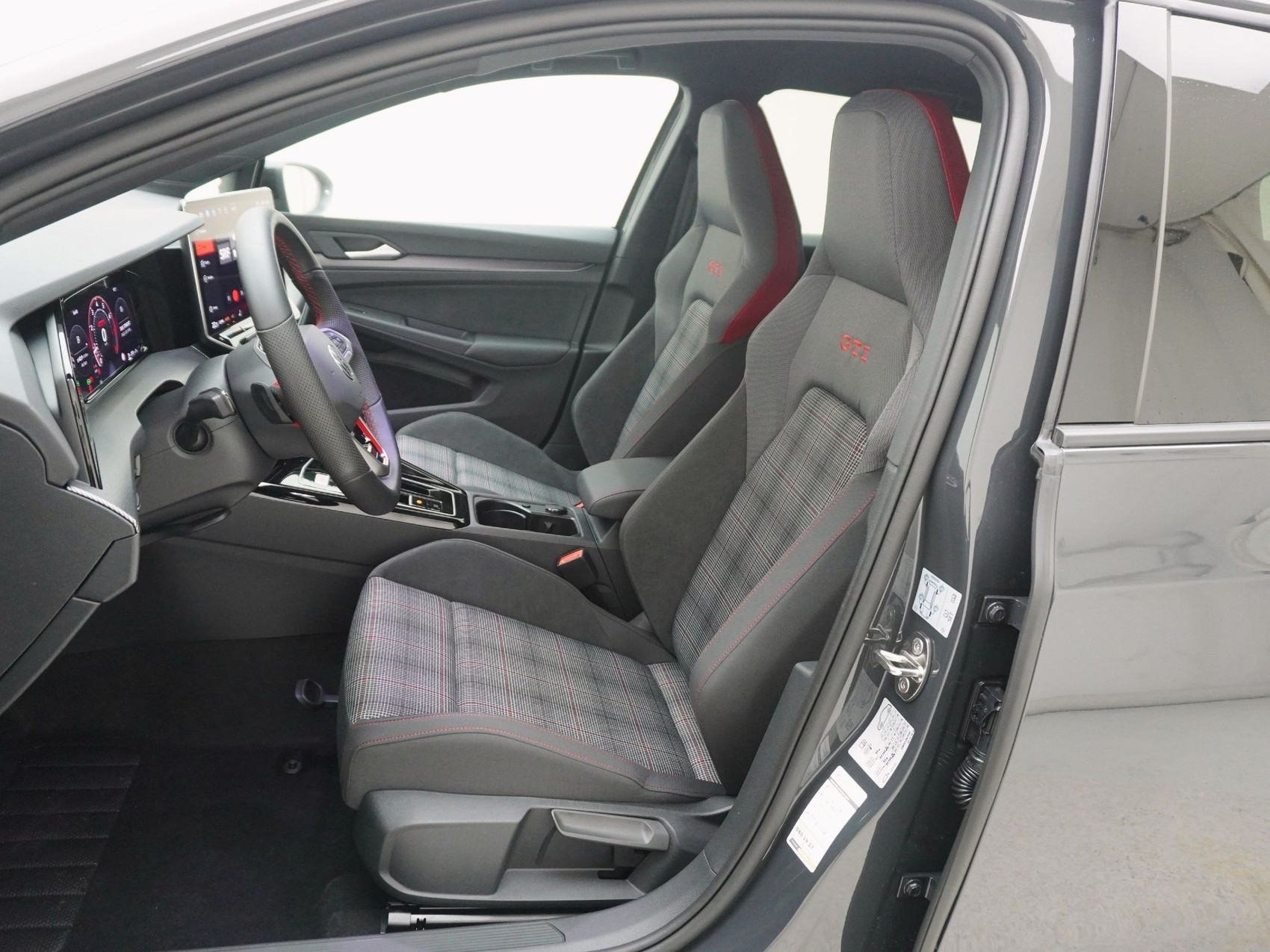 VW Golf VIII 2.0 TSI GTI DSG-image-11