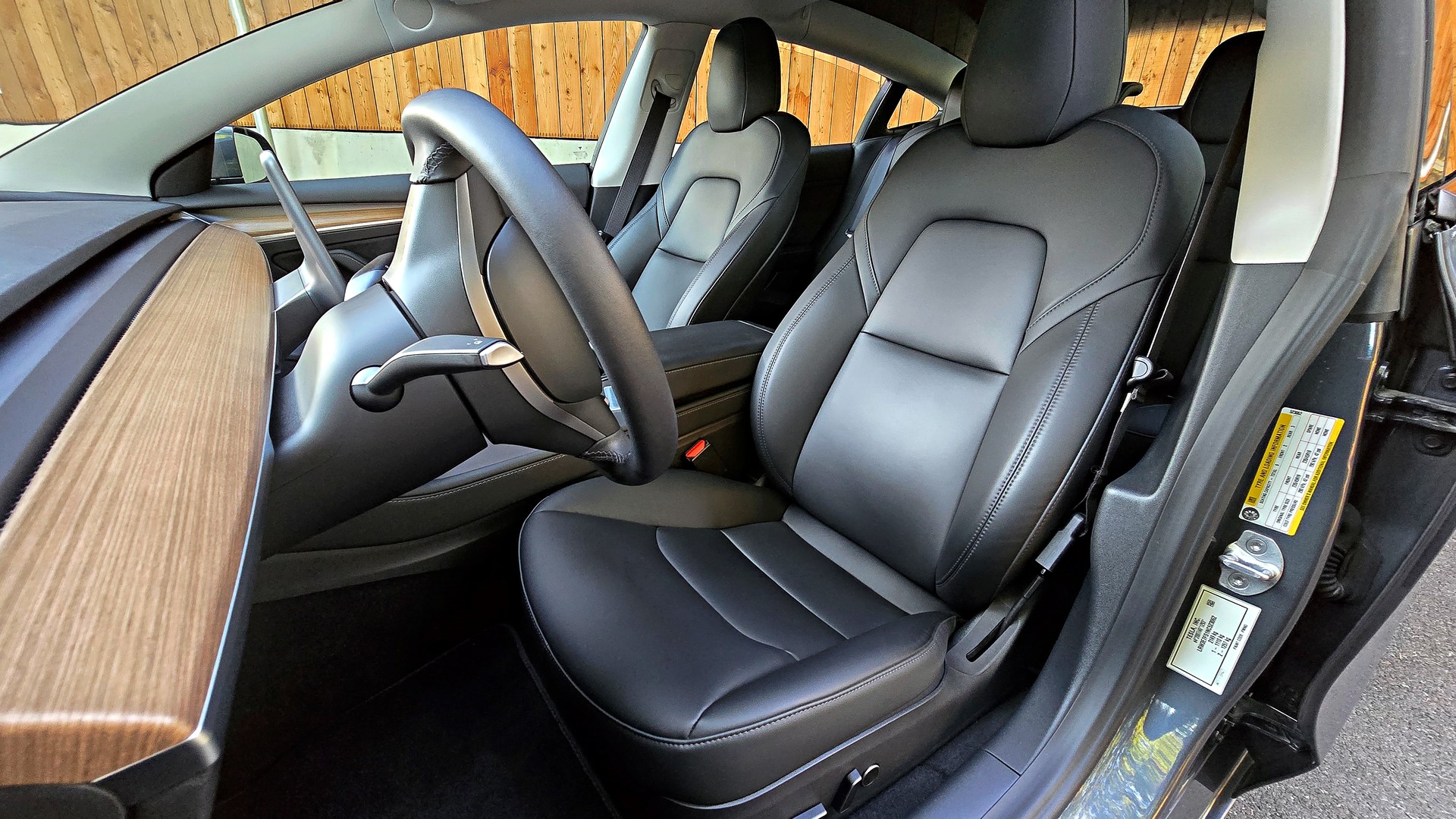 TESLA Standard Range Plus RWD-image-8