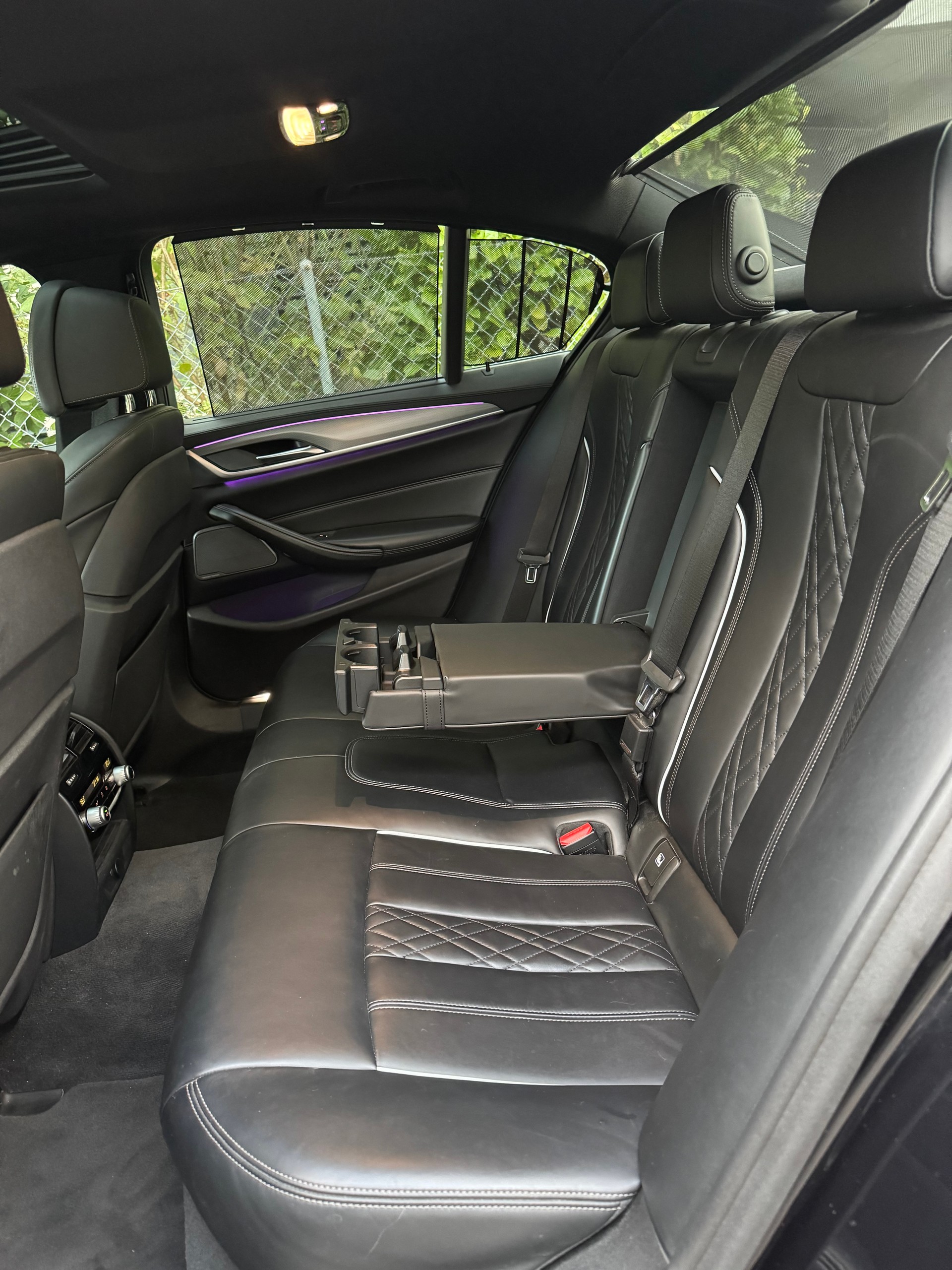 BMW M550i xDrive Steptronic-image-13