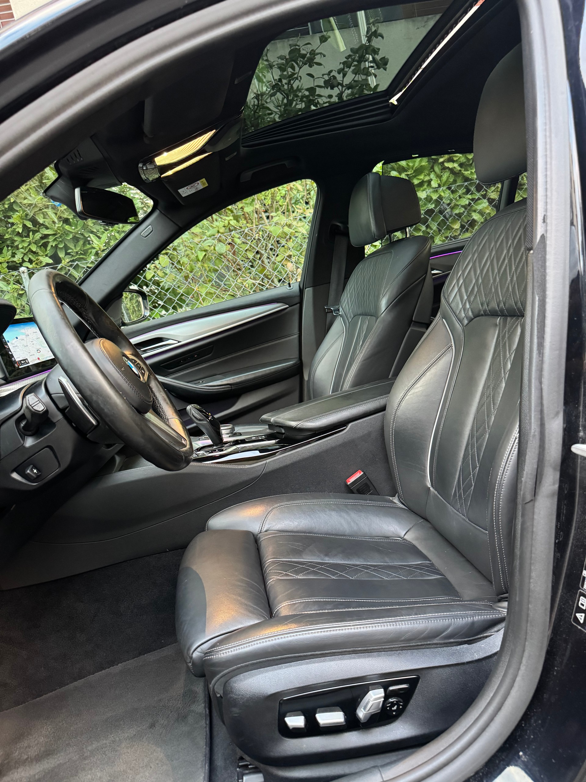 BMW M550i xDrive Steptronic-image-6