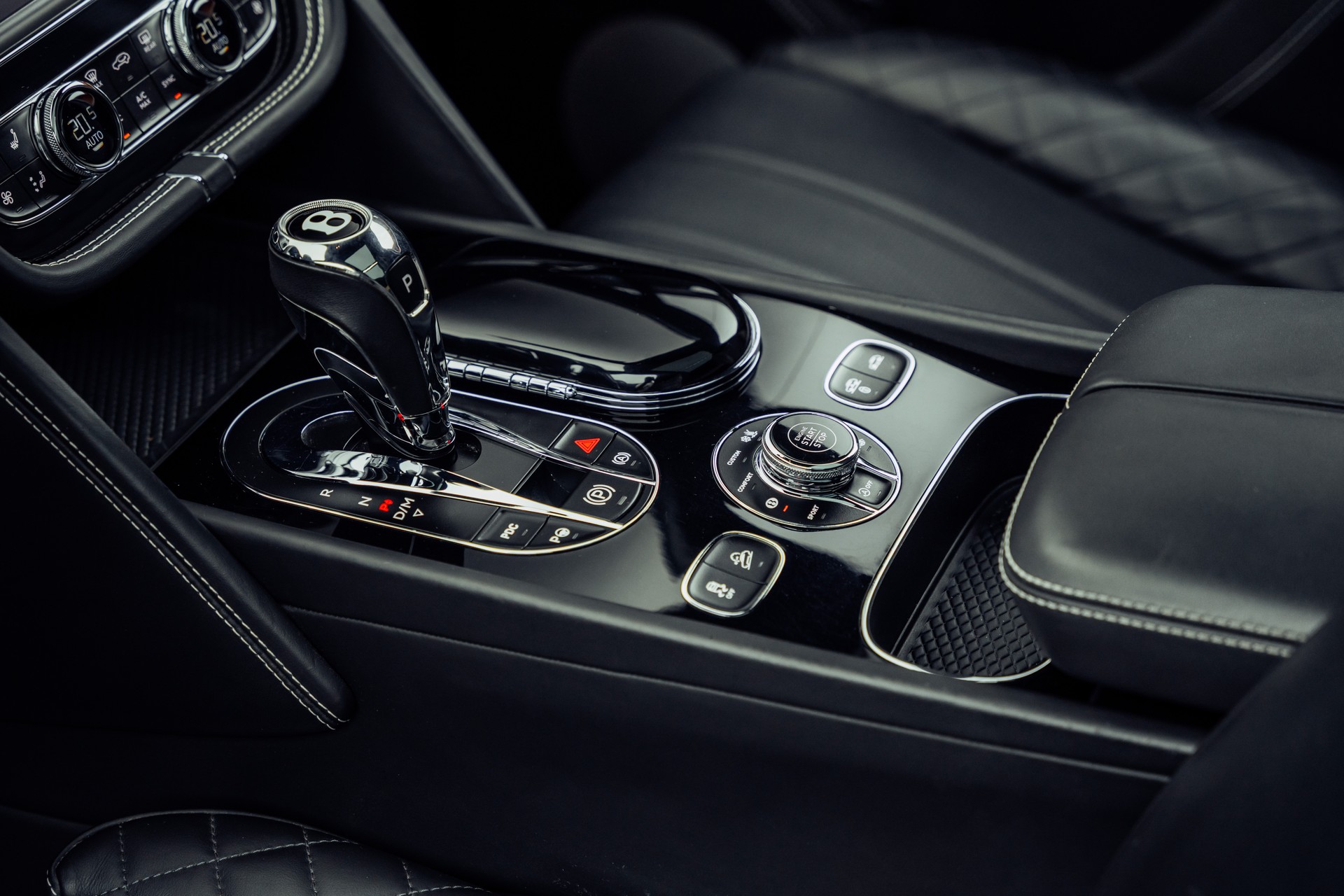 BENTLEY Bentayga W12 Anthracite-image-12