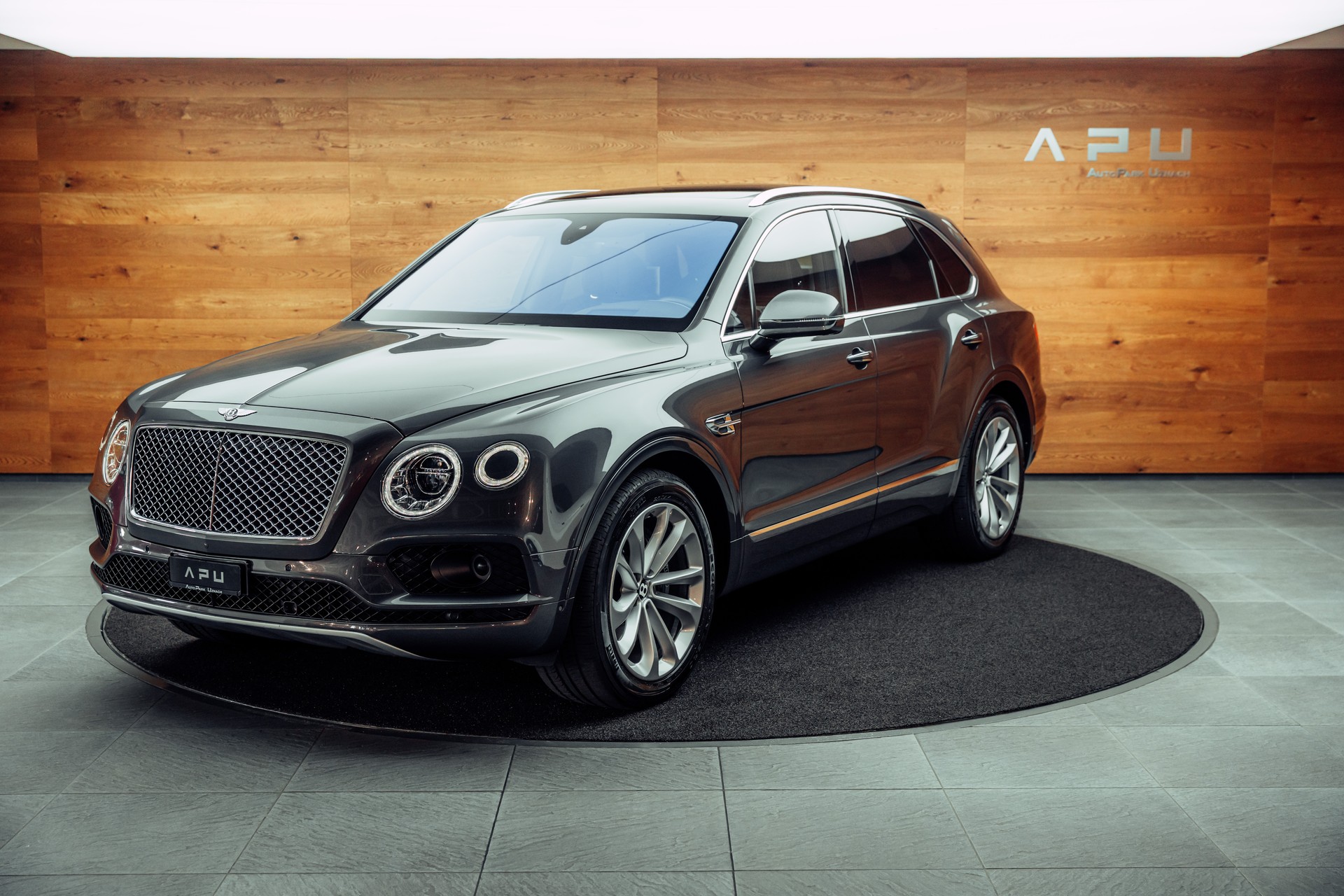 BENTLEY Bentayga W12 Anthracite-image-3
