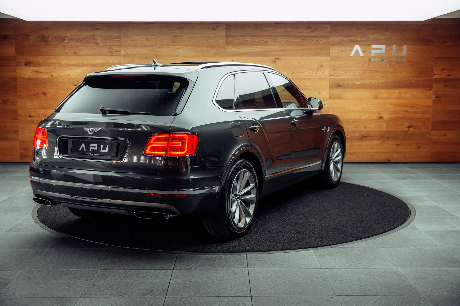 BENTLEY Bentayga W12 Anthracite-image-1