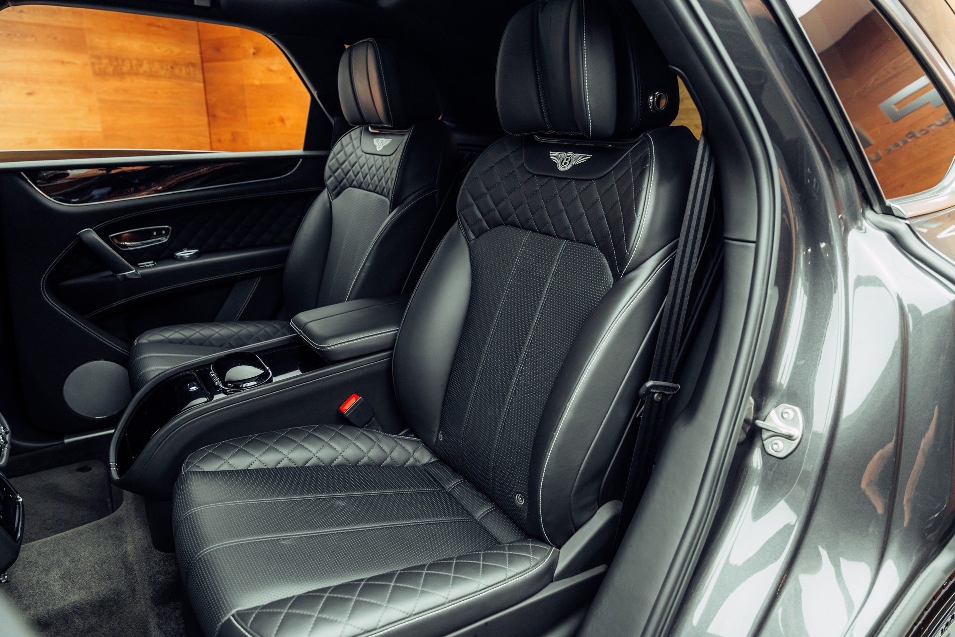 BENTLEY Bentayga W12 Anthracite-image-7