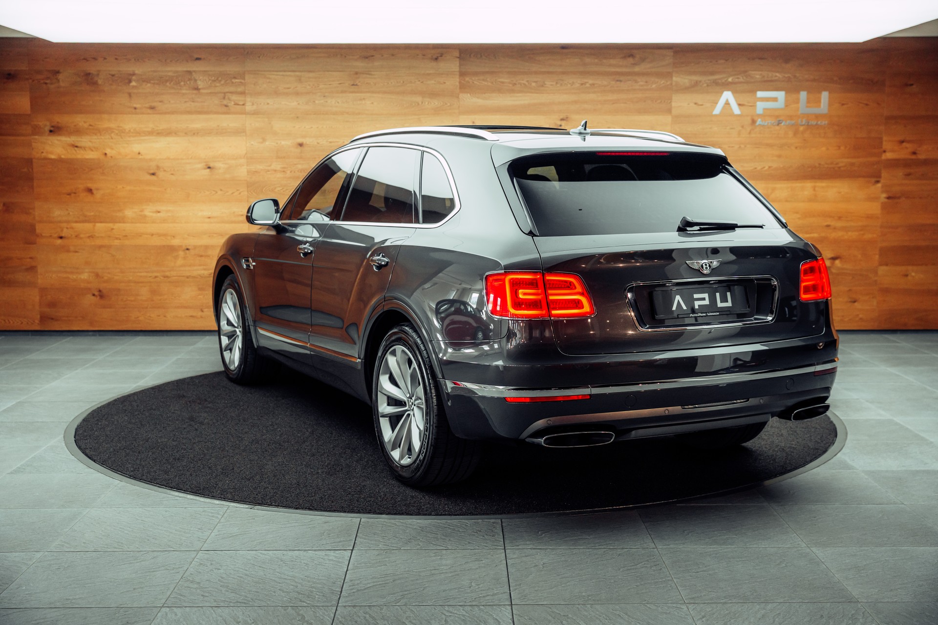 BENTLEY Bentayga W12 Anthracite-image-2