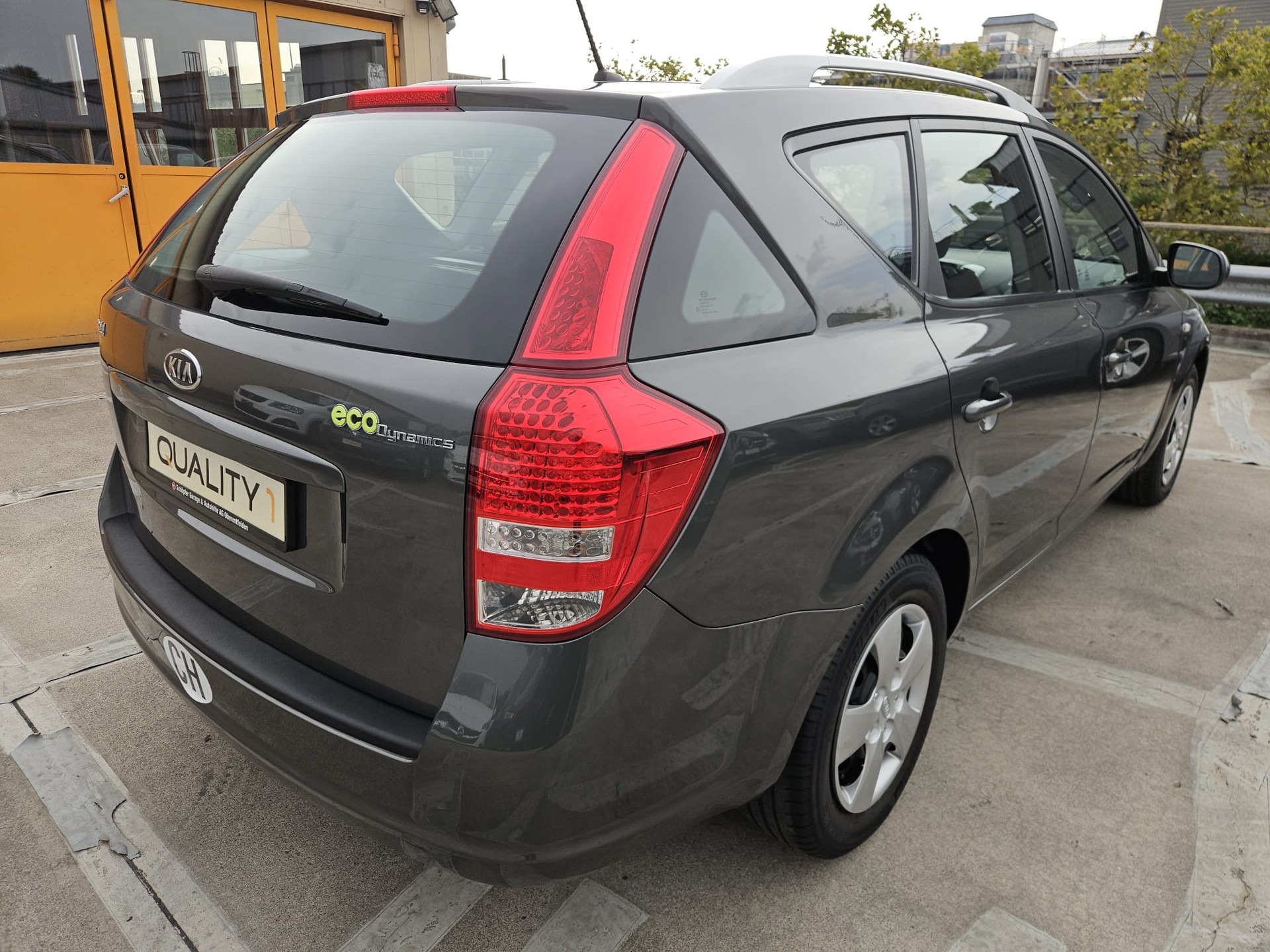 KIA Cee'd Sporty Wagon 1.6 16V Style-showroom-element-2