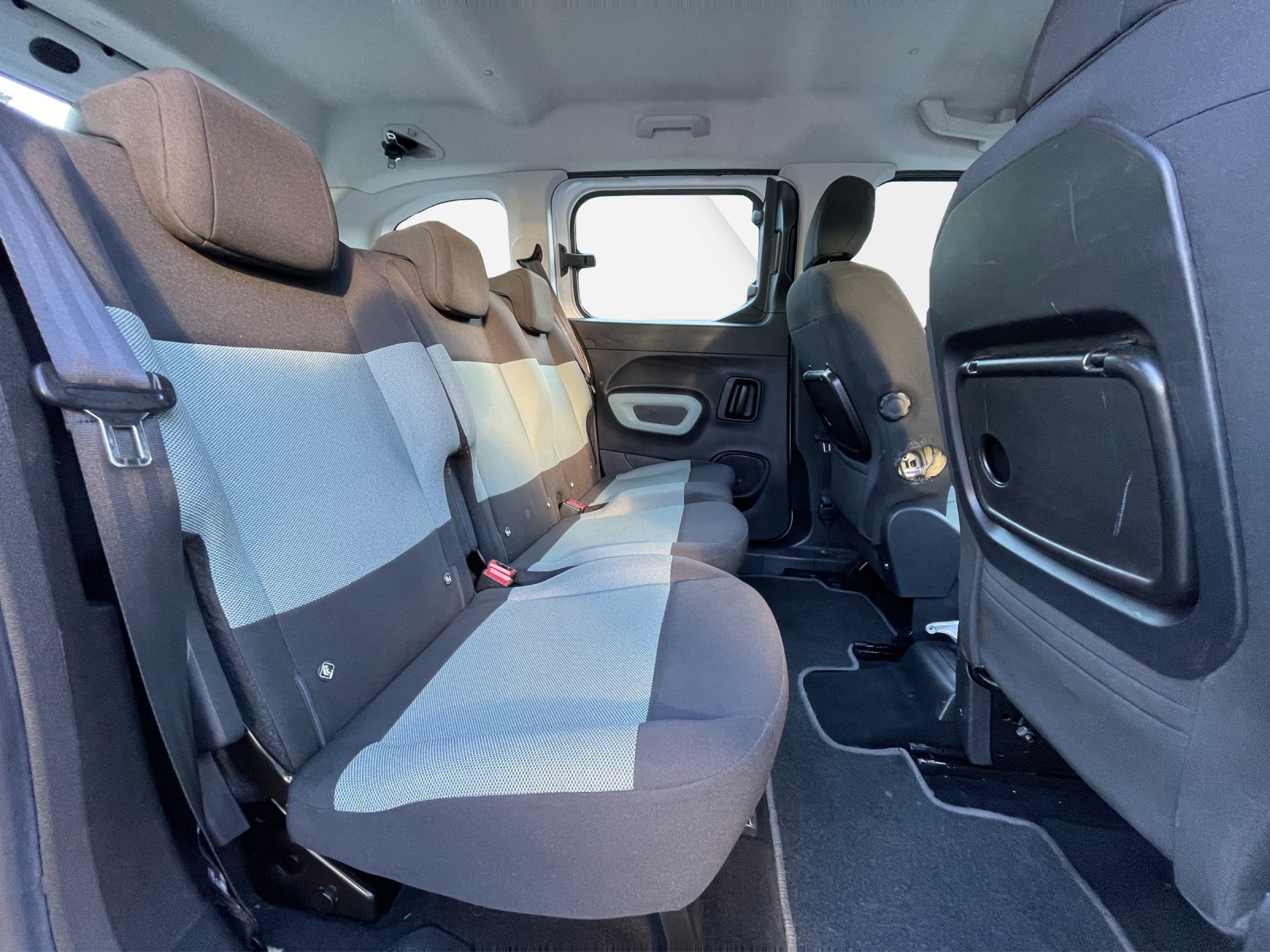 CITROEN Berlingo 1.2 PureTech 130 Feel-image-18