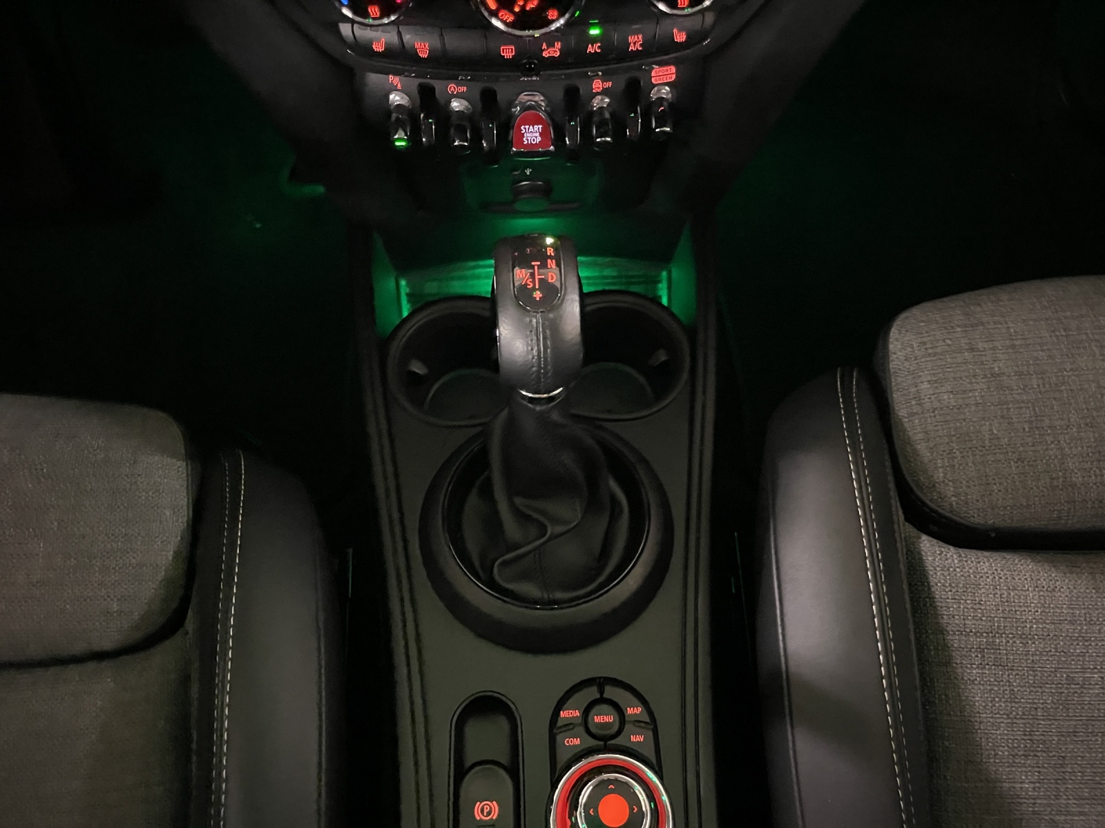 MINI Countryman Cooper S FWD Steptronic DKG-image-12