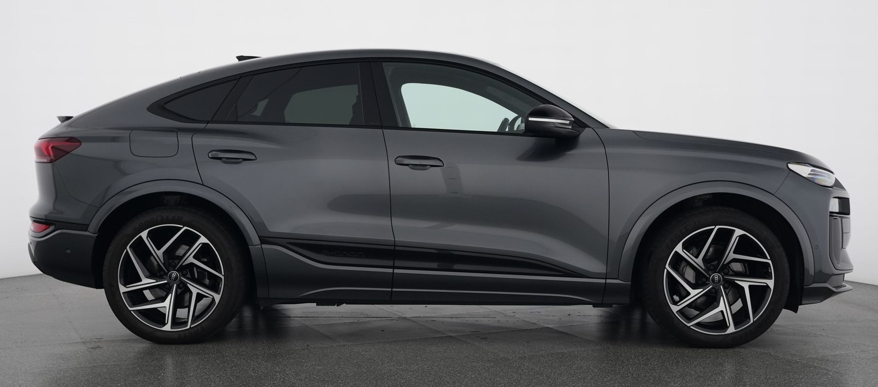 AUDI Q6 Sportback e-tron quattro S-Line Tech pro mit Anhängerkupplung-image-4