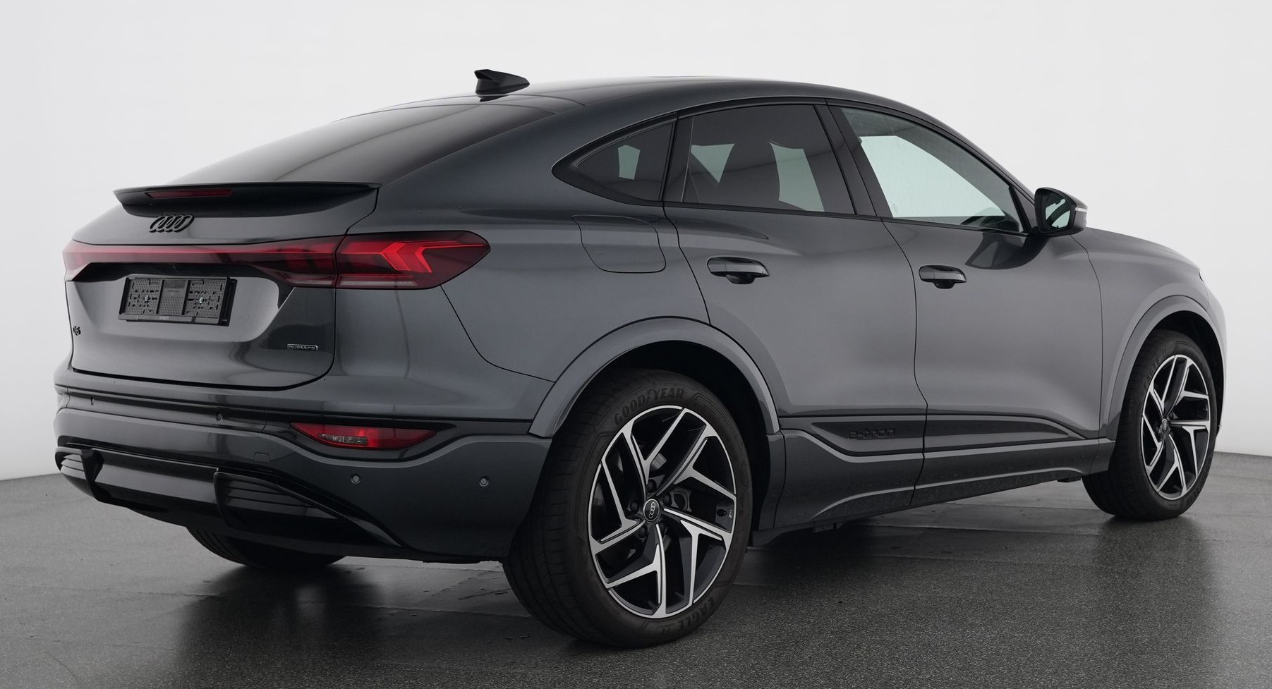 AUDI Q6 Sportback e-tron quattro S-Line Tech pro mit Anhängerkupplung-image-3